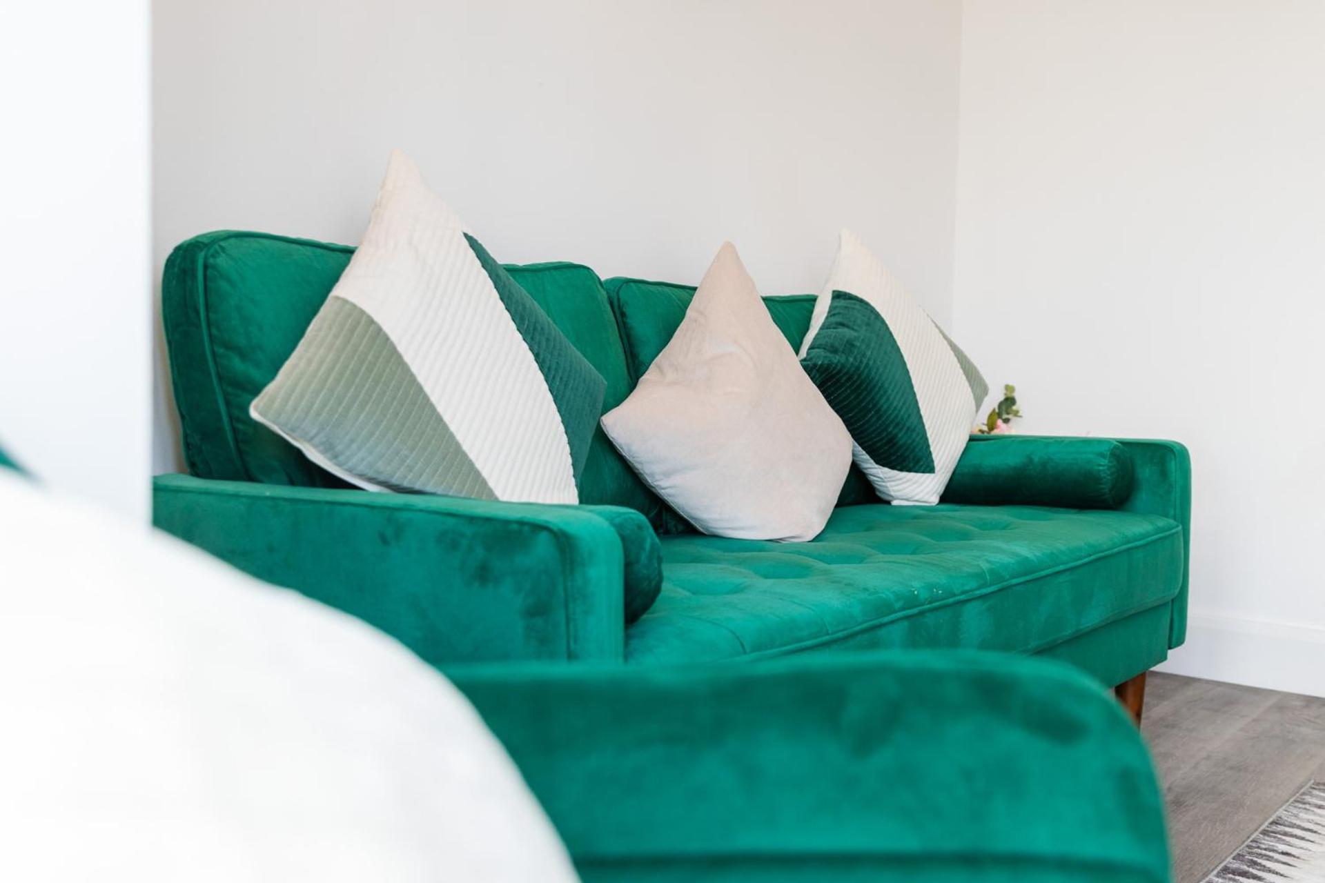 Luxury House in the Heart of Mumbles Village view 5