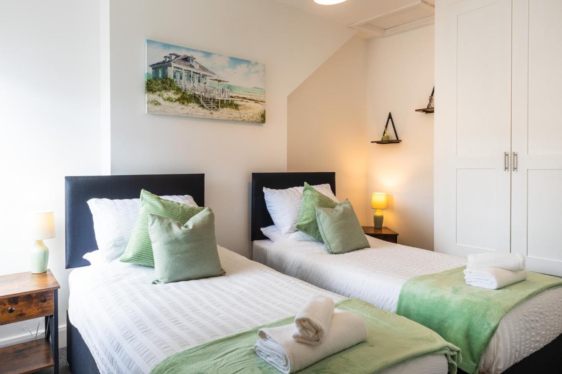 Luxury House in the Heart of Mumbles Village view 2