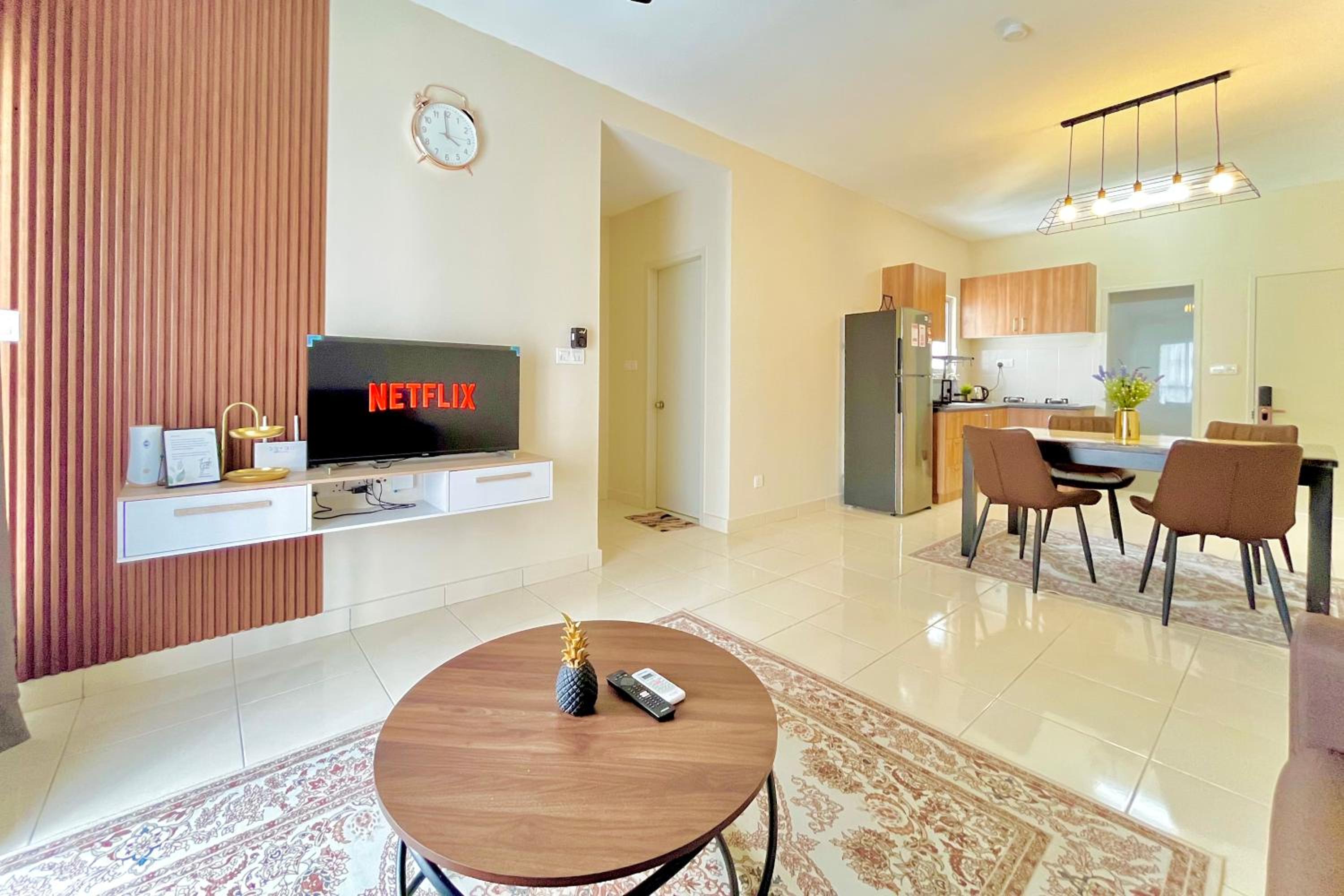 {NEW} 2BR Alanis Designer Suite @ KLIA City Center view 3
