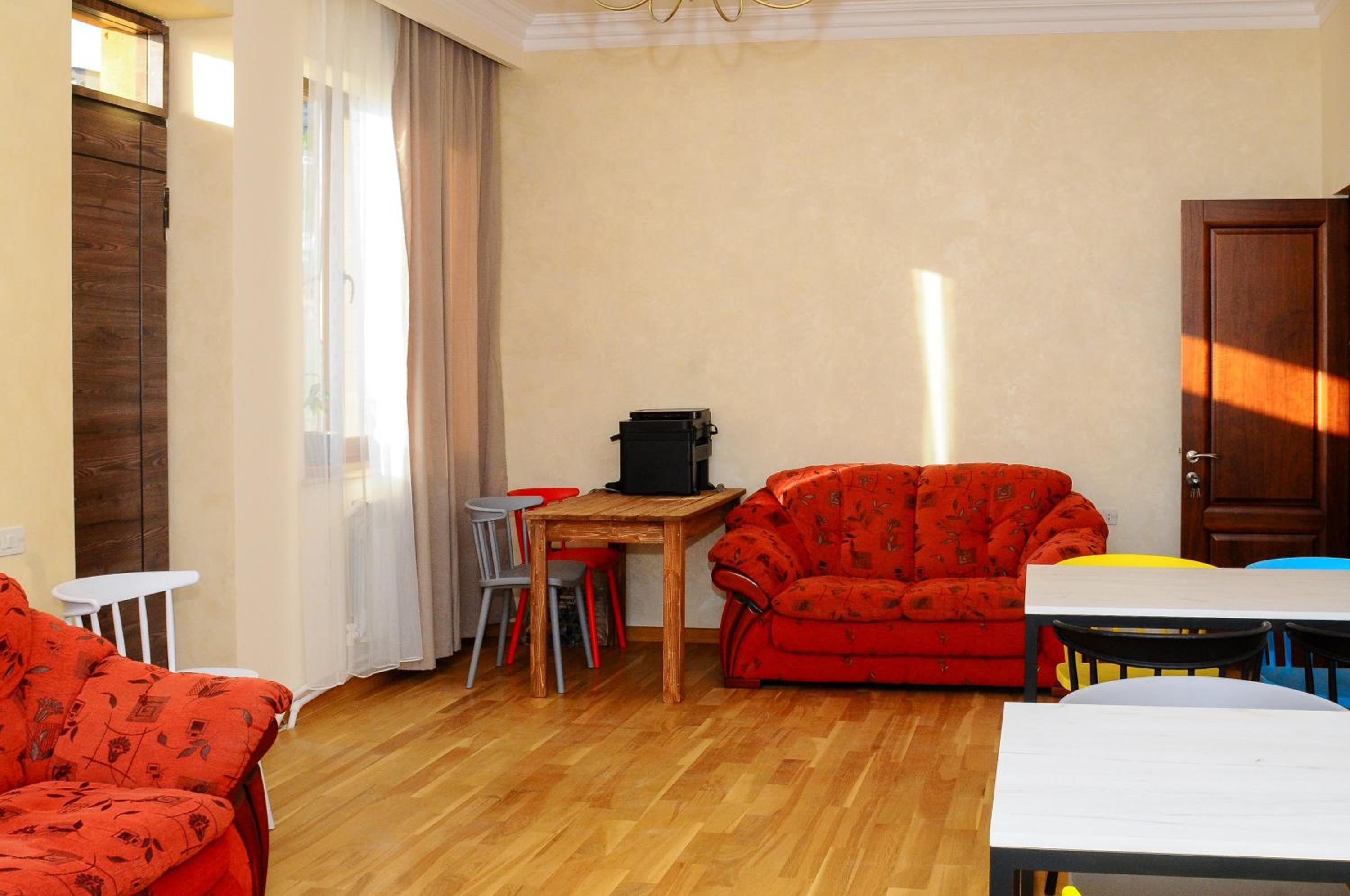 Kenut Hostel