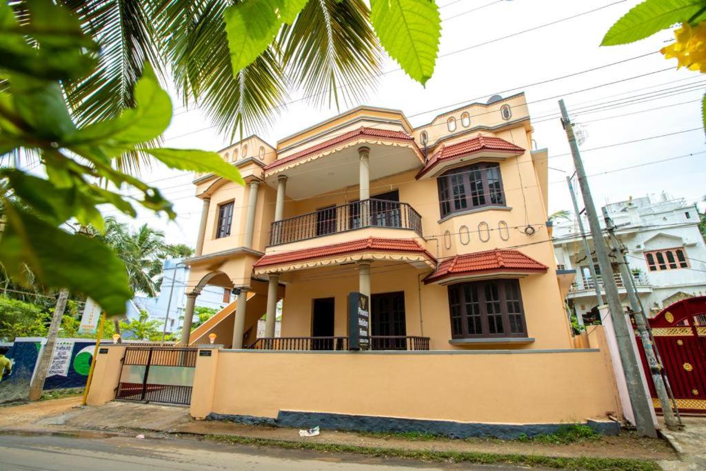 Phoenix Holiday Home
