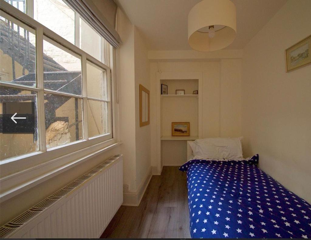 Lancaster Gate Hyde Park Lodge by Urban Retreats