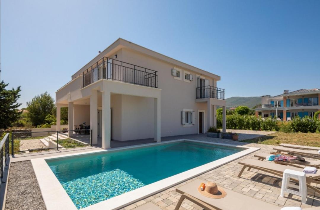 Villa Pensa view 2