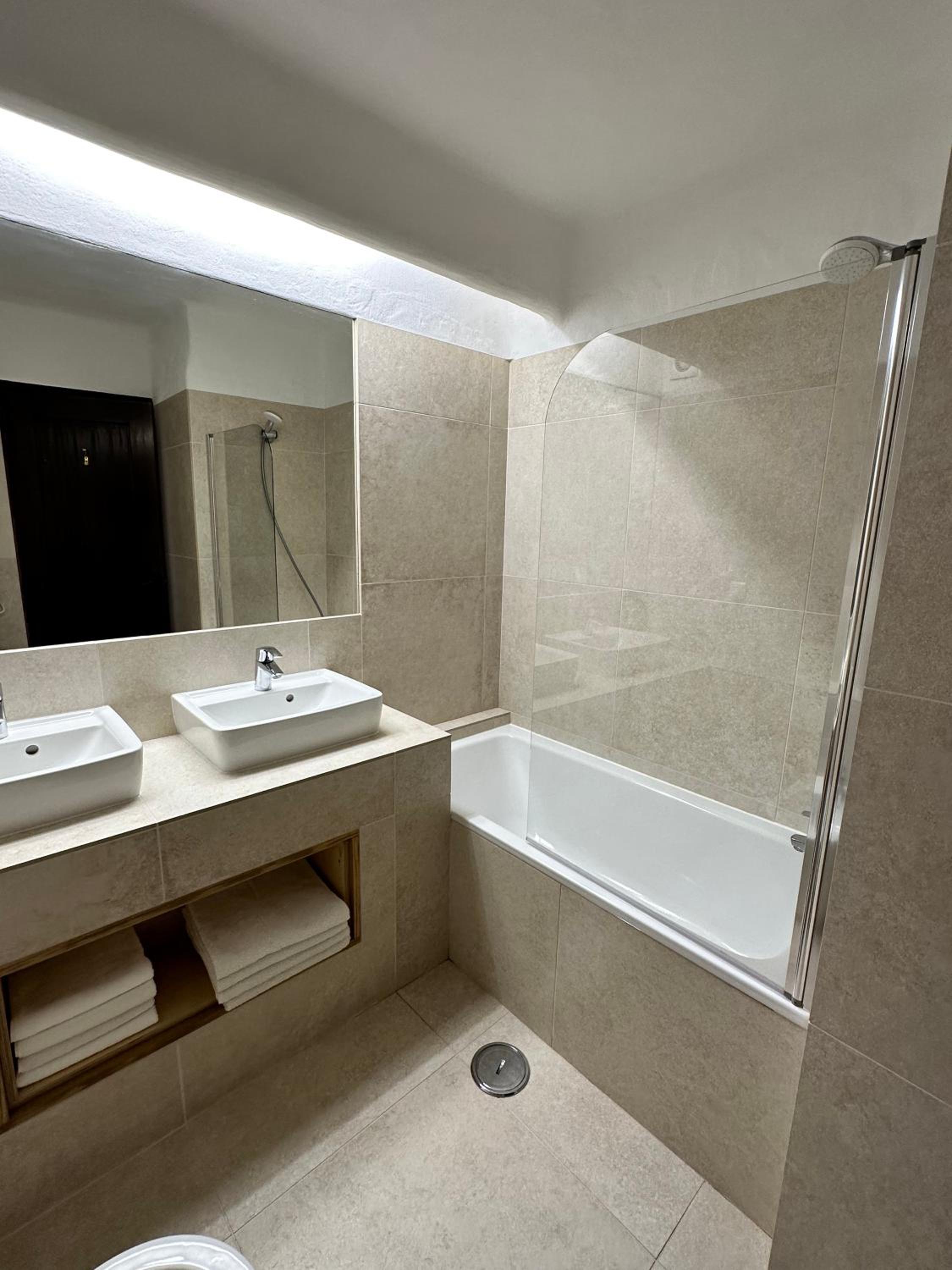 Villa Valentina-Sunny 2 Bedroom House with Pool