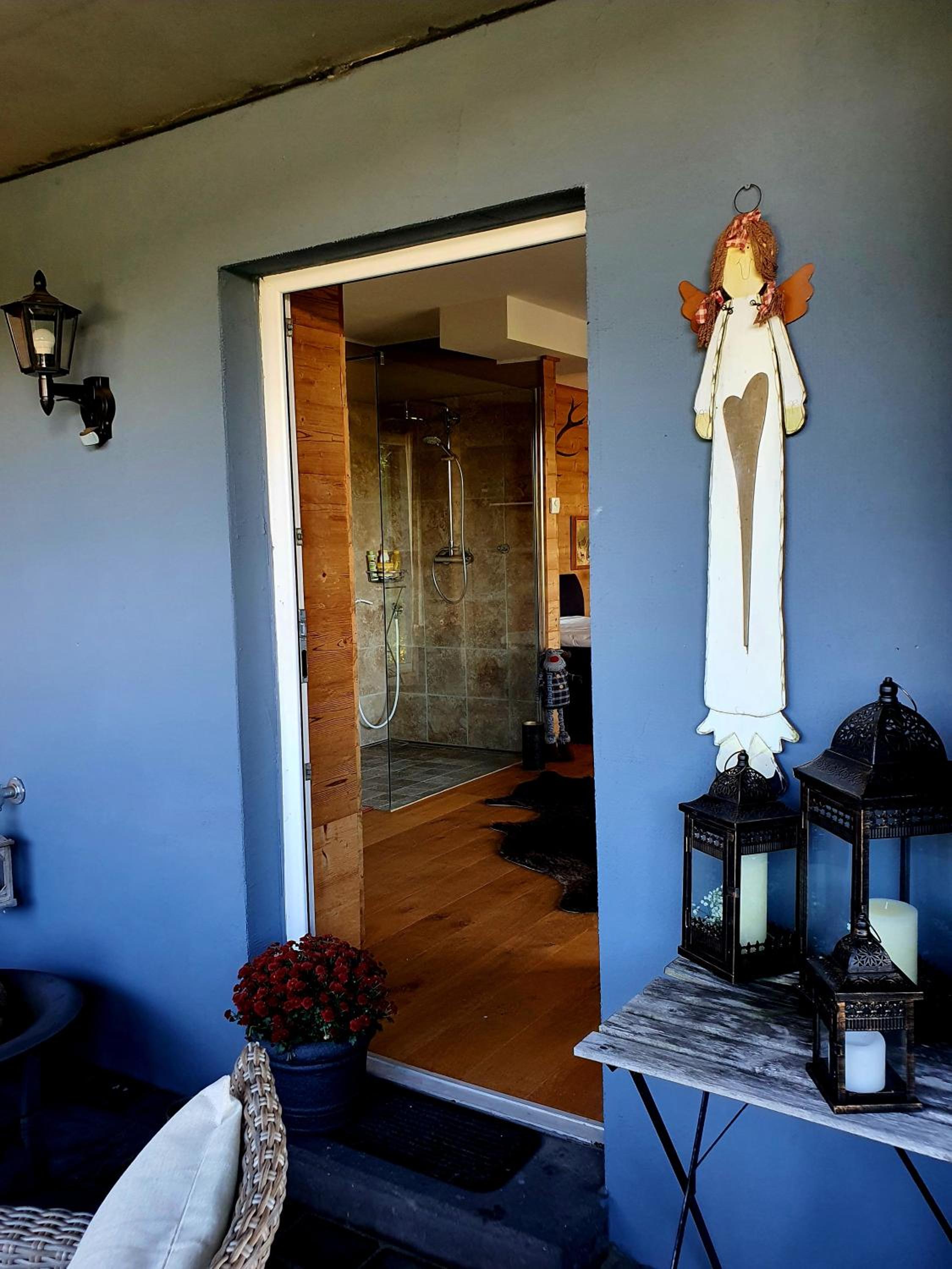 Romantic and Cosy Studio with Lake View in Meerfeld Eifel Region