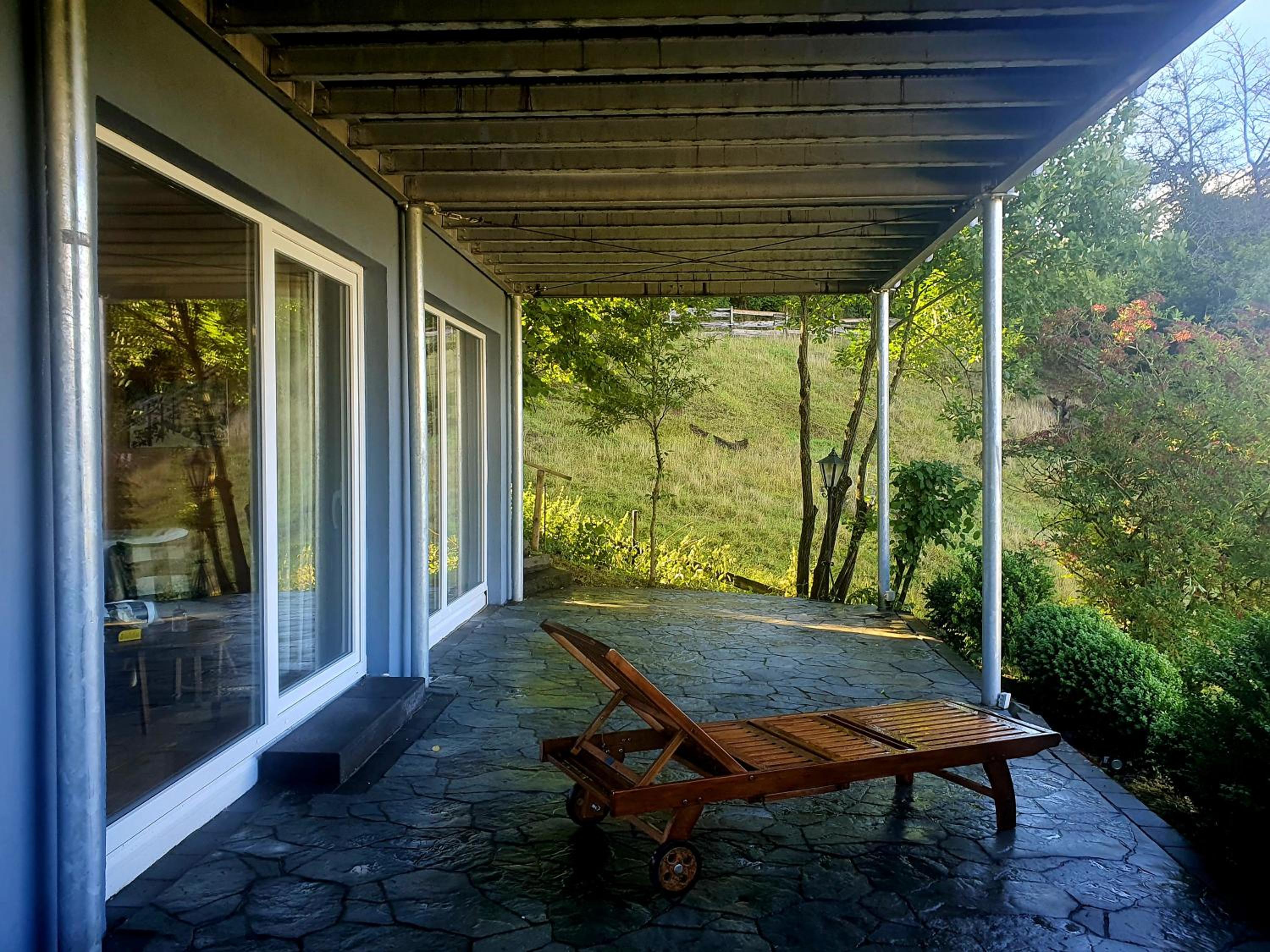 Romantic and Cosy Studio with Lake View in Meerfeld Eifel Region