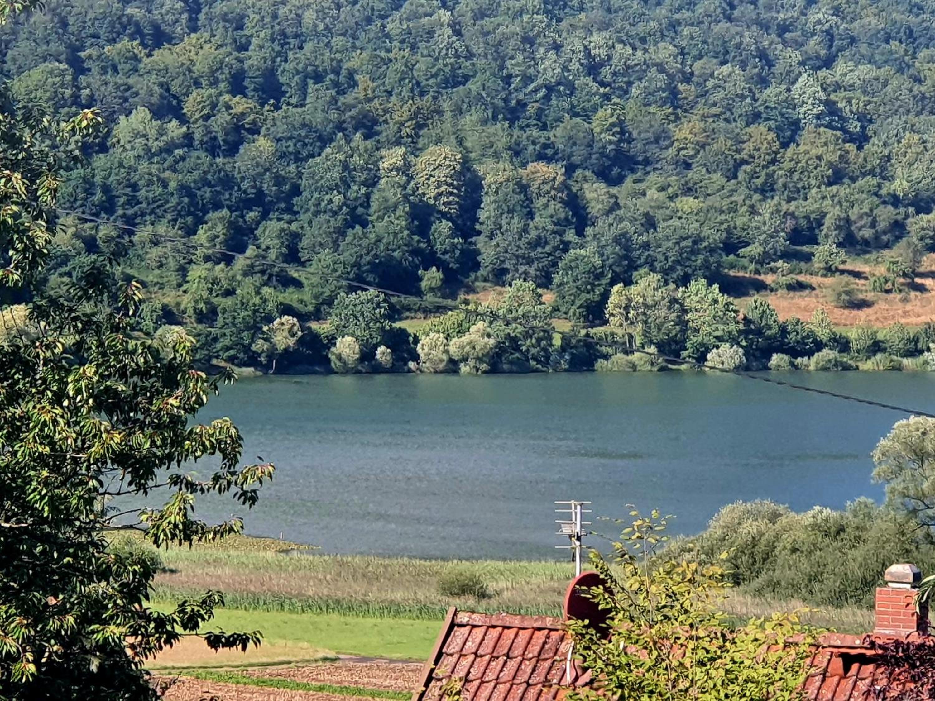Romantic and Cosy Studio with Lake View in Meerfeld Eifel Region