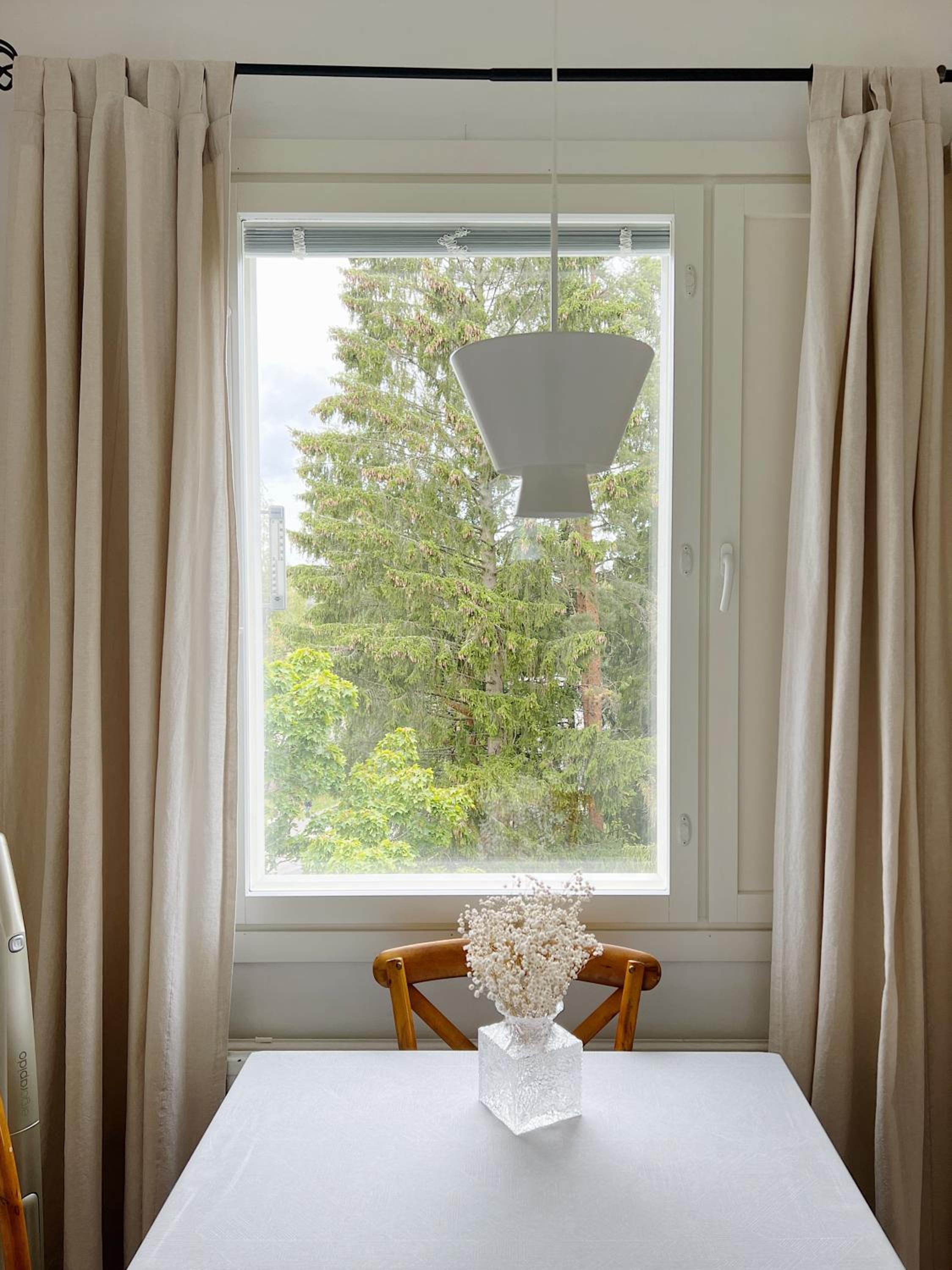 Cozy 1 bedroom apartment with free parking view 4