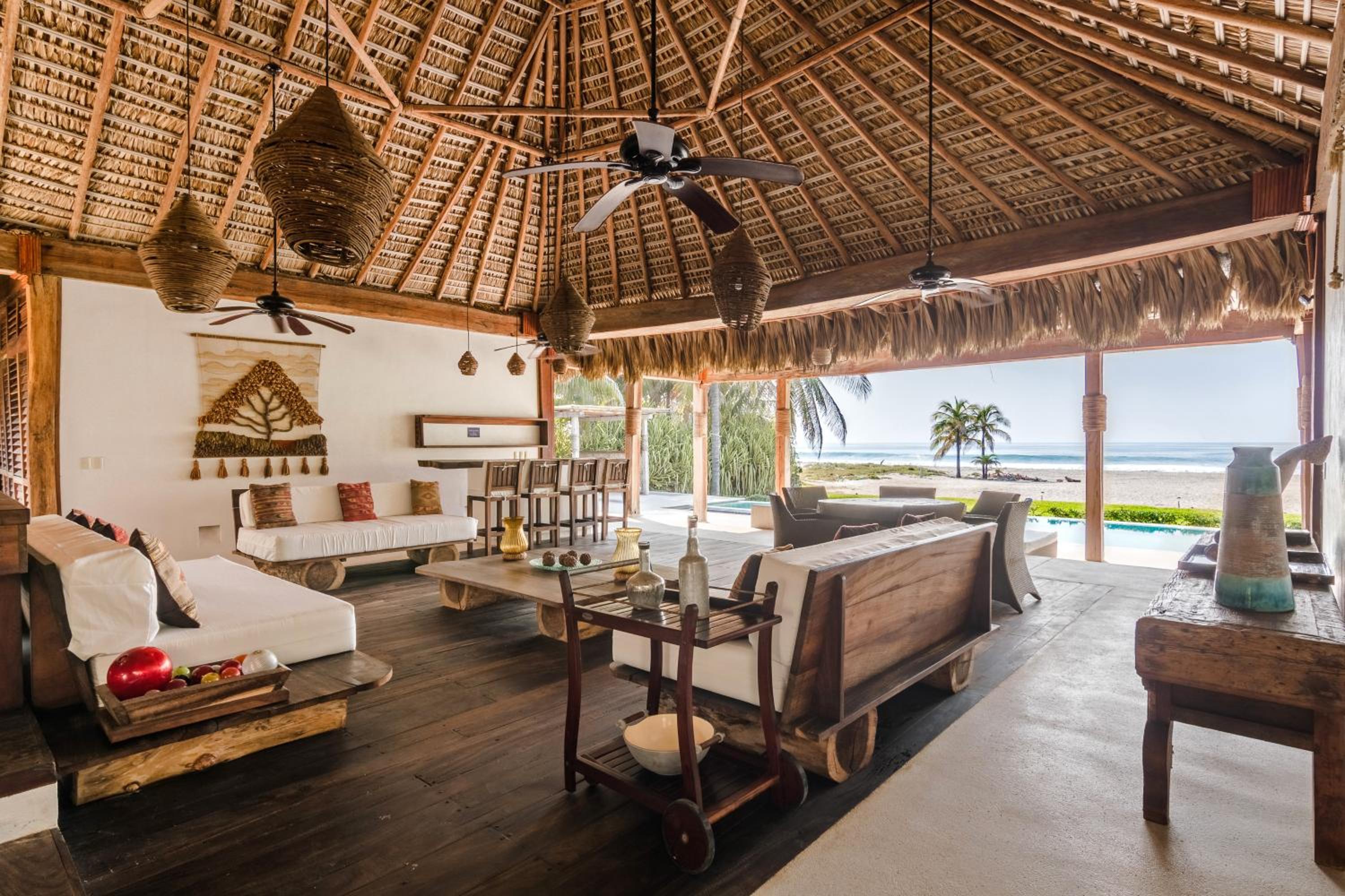 Oceanfront Casa Rhino