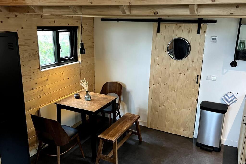 Tiny House Old Oaks view 2