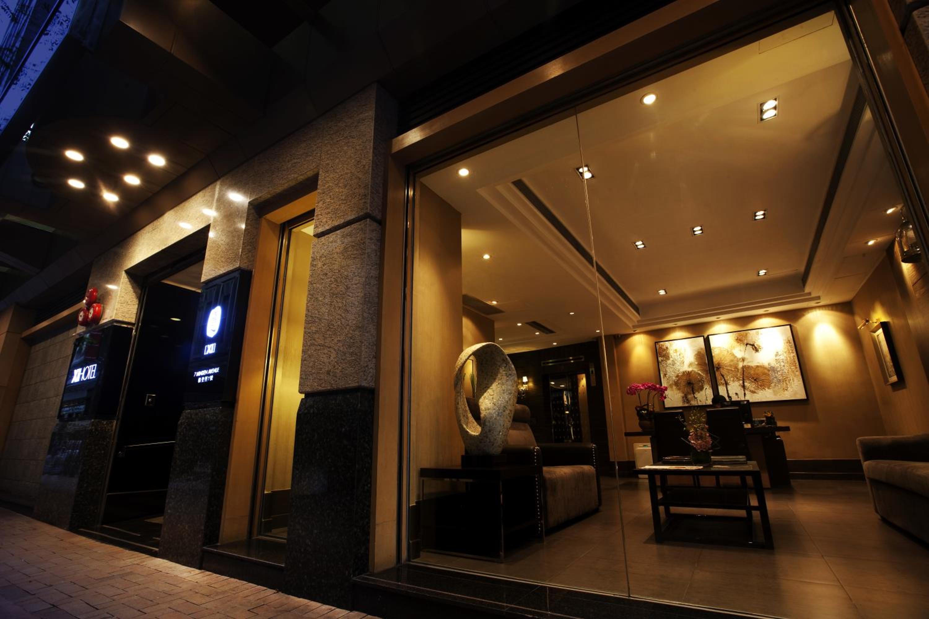 Xi Hotel