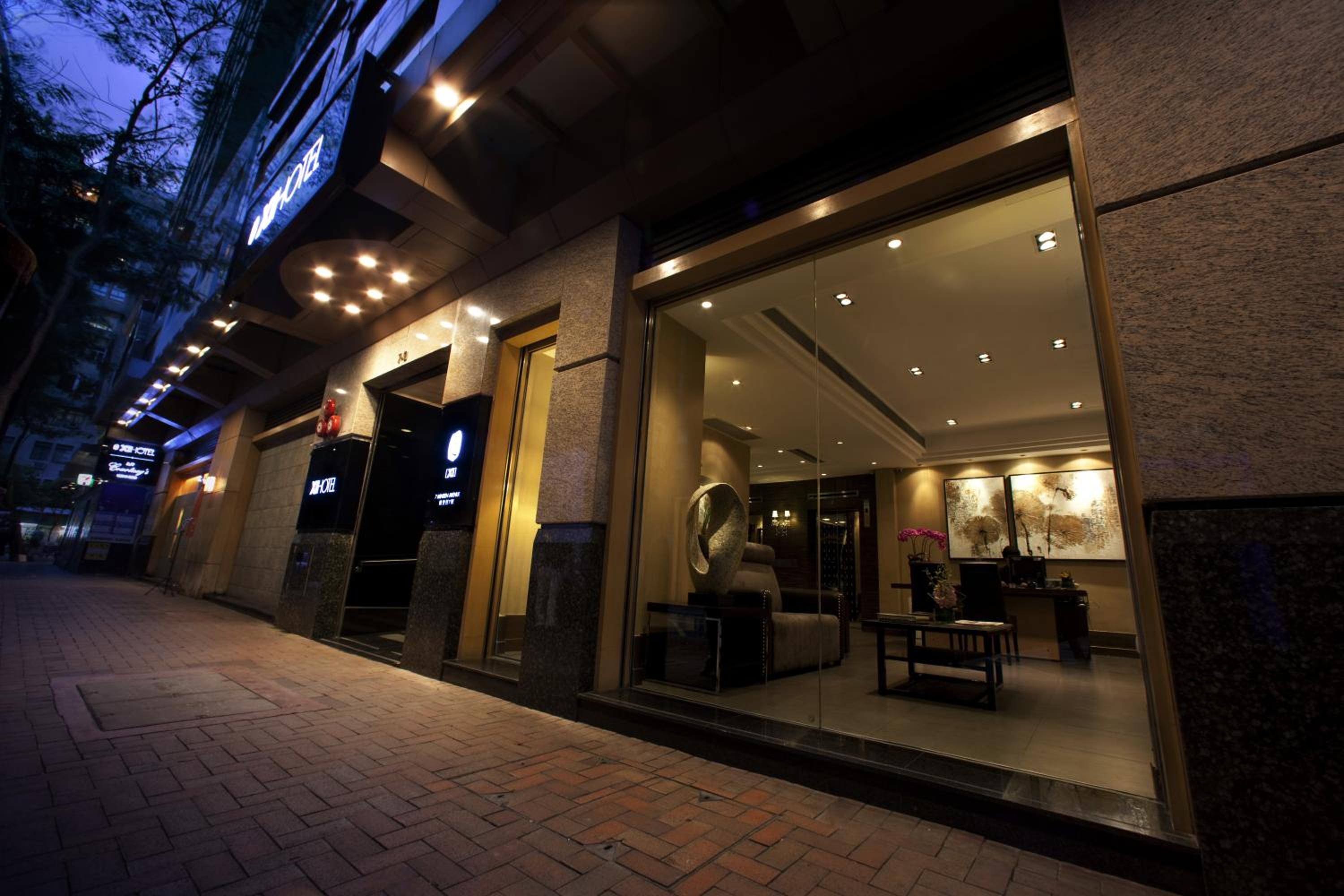 Xi Hotel
