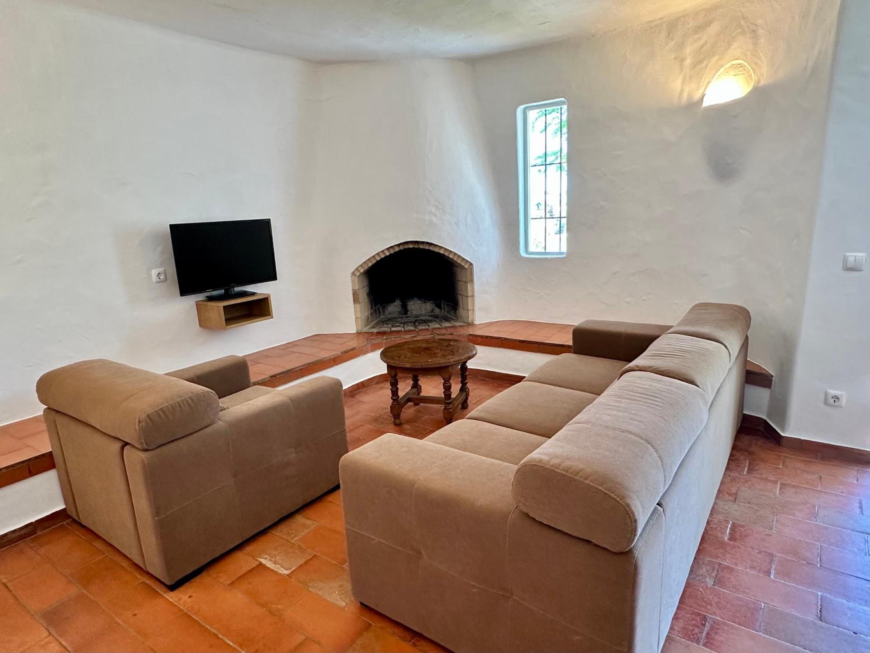 Villa Valentina-Sunny 2 Bedroom House with Pool