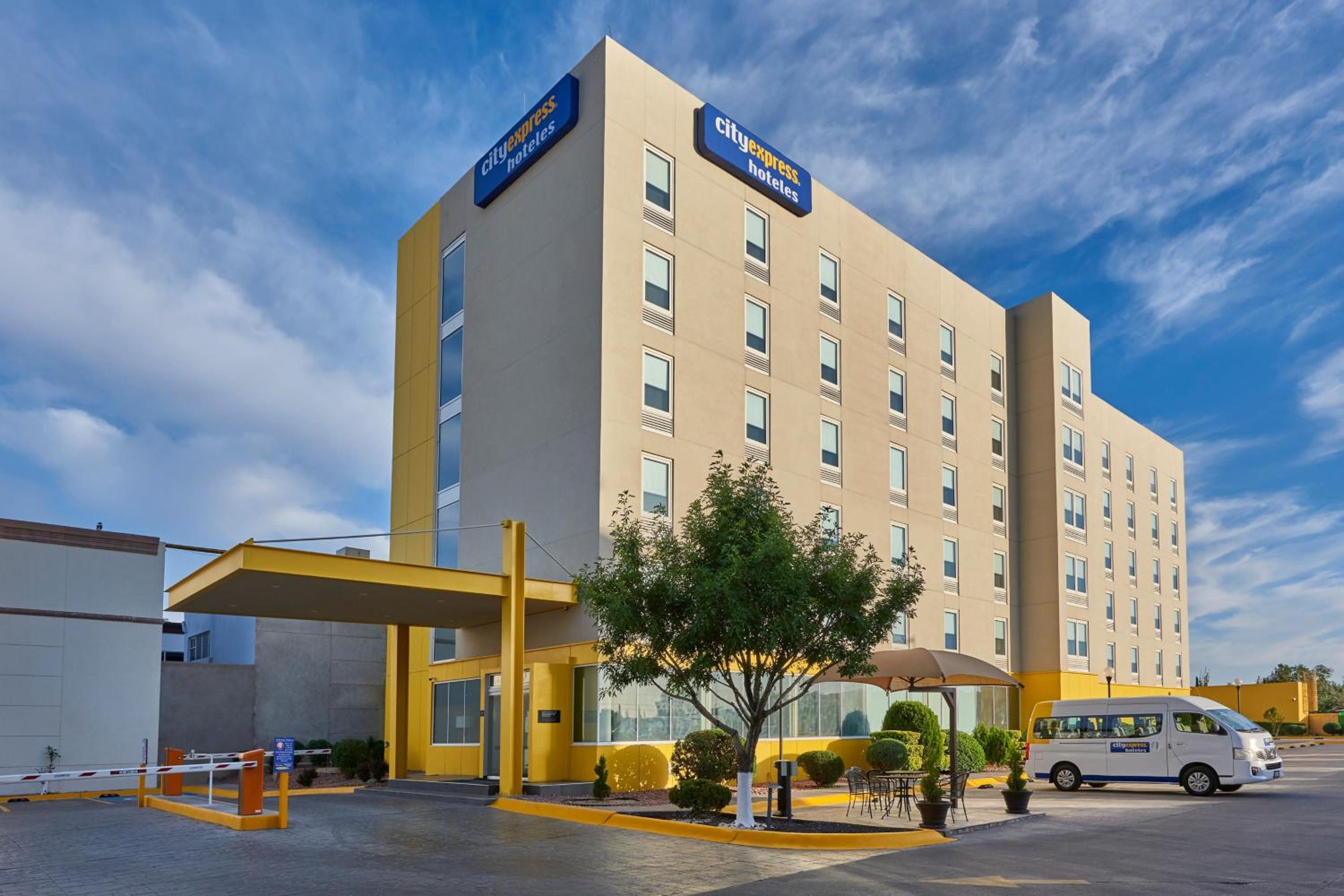 Hotel City Express by Marriott Ciudad Juárez - Image 1