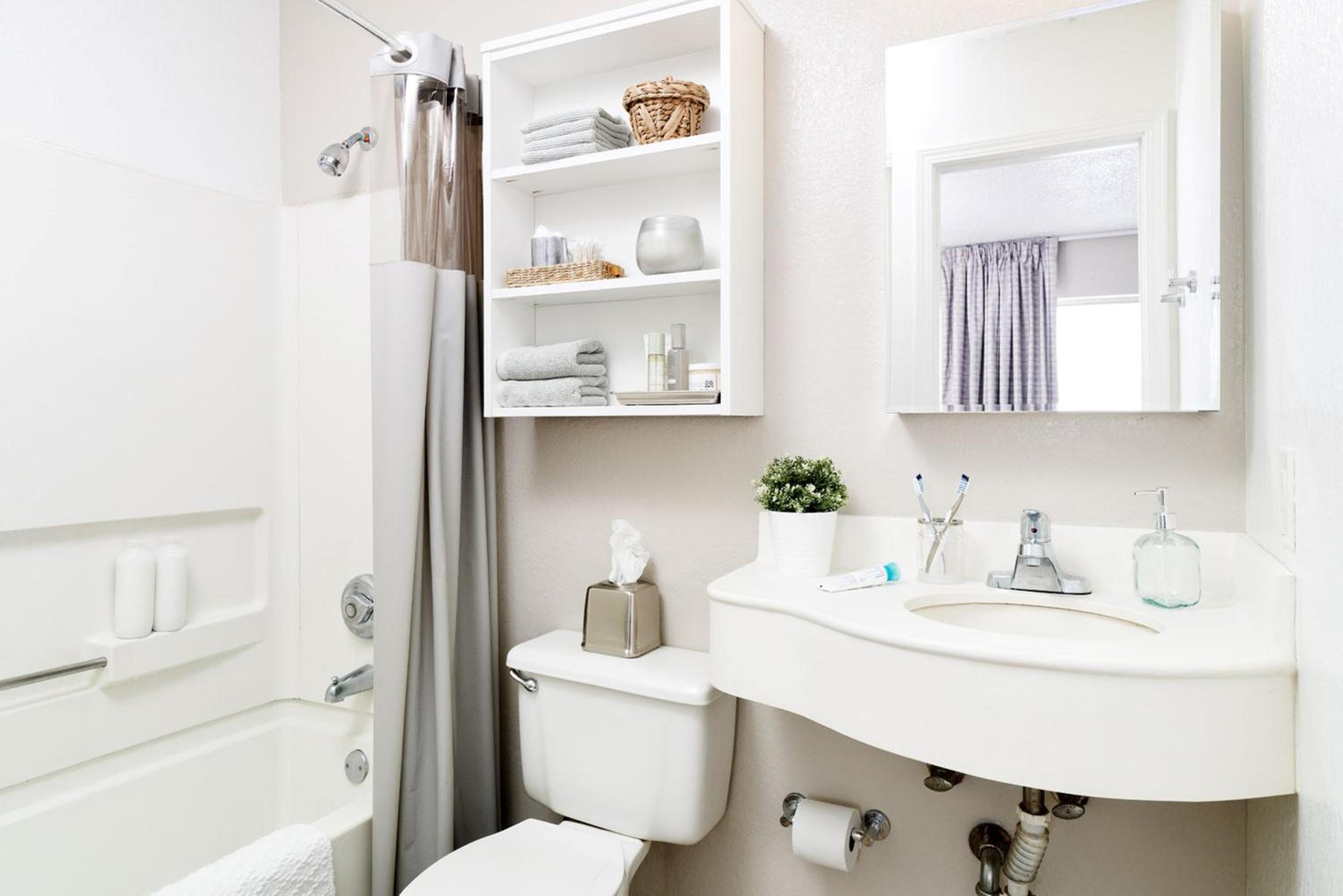 Asheville Vacations - InTown Suites Extended Stay Nashville TN - Hendersonville - Property Image 7