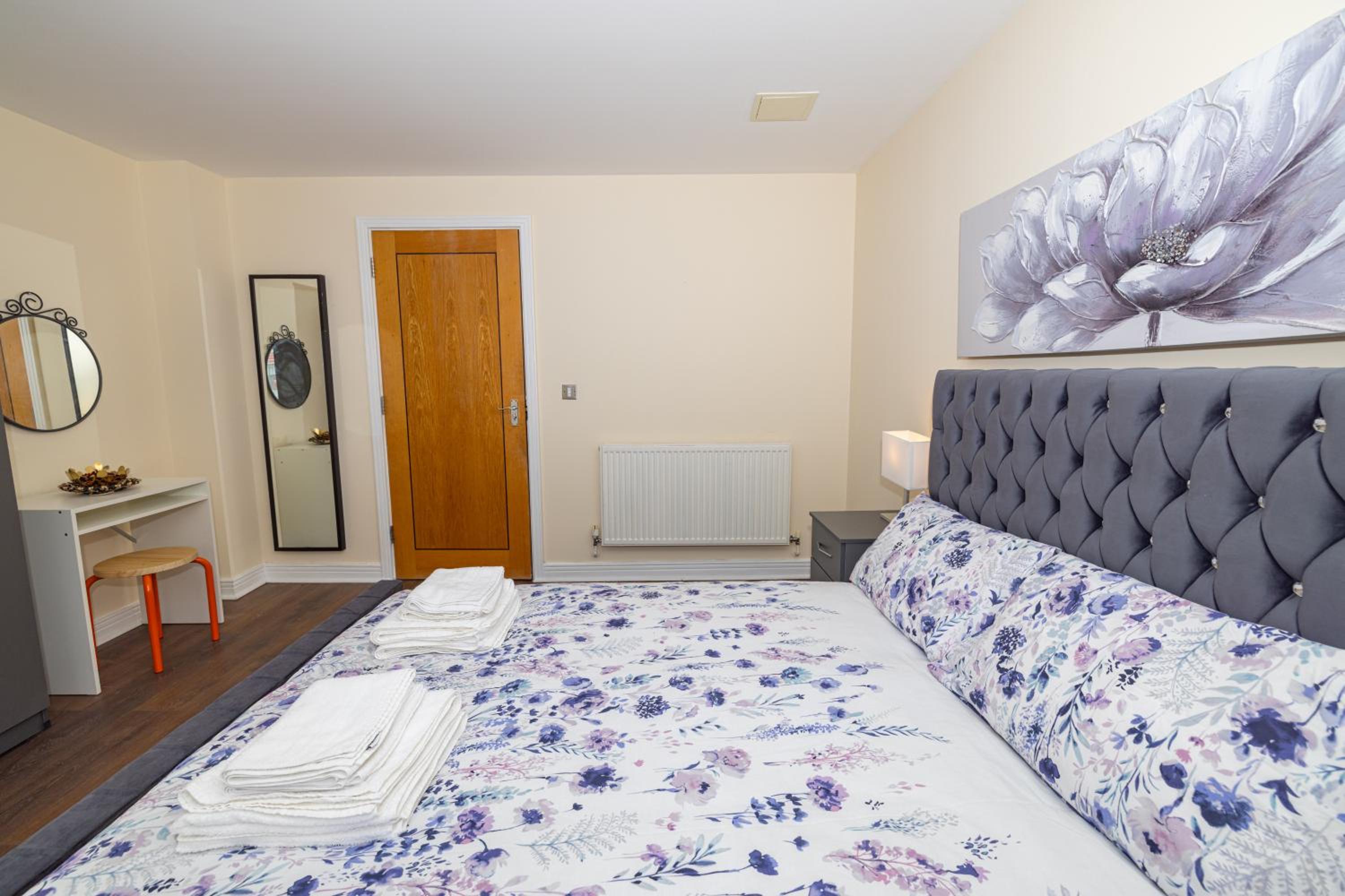 Two bed Apartment near Canary Wharf