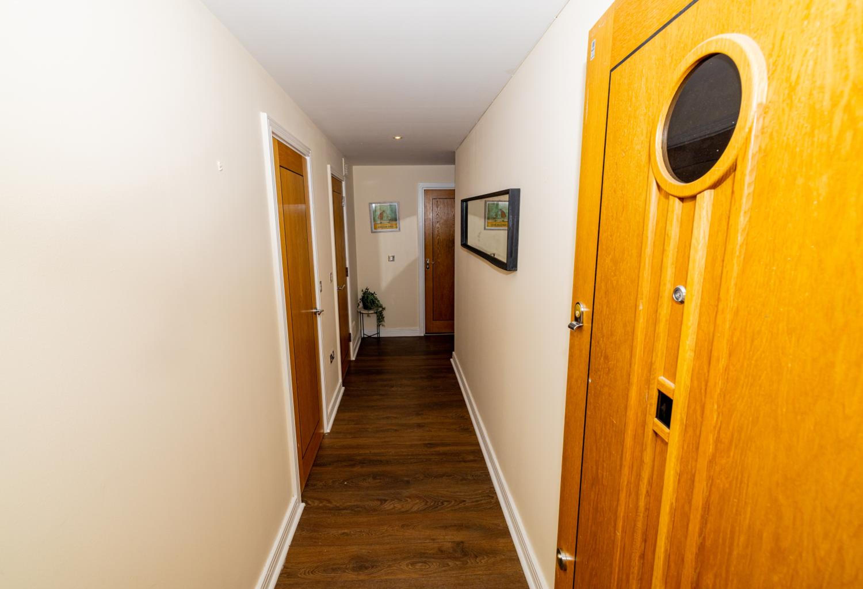 Two bed Apartment near Canary Wharf
