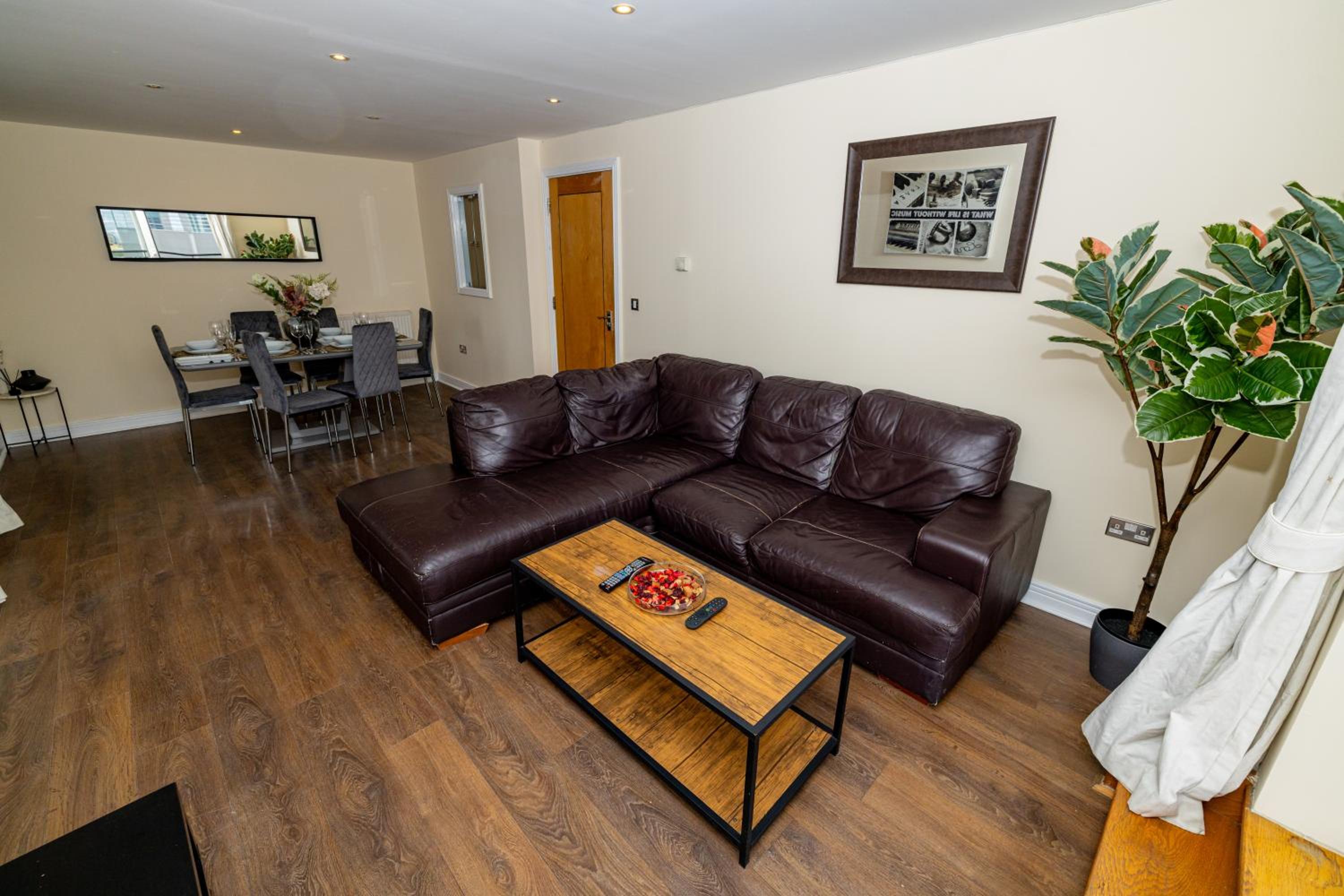 Two bed Apartment near Canary Wharf