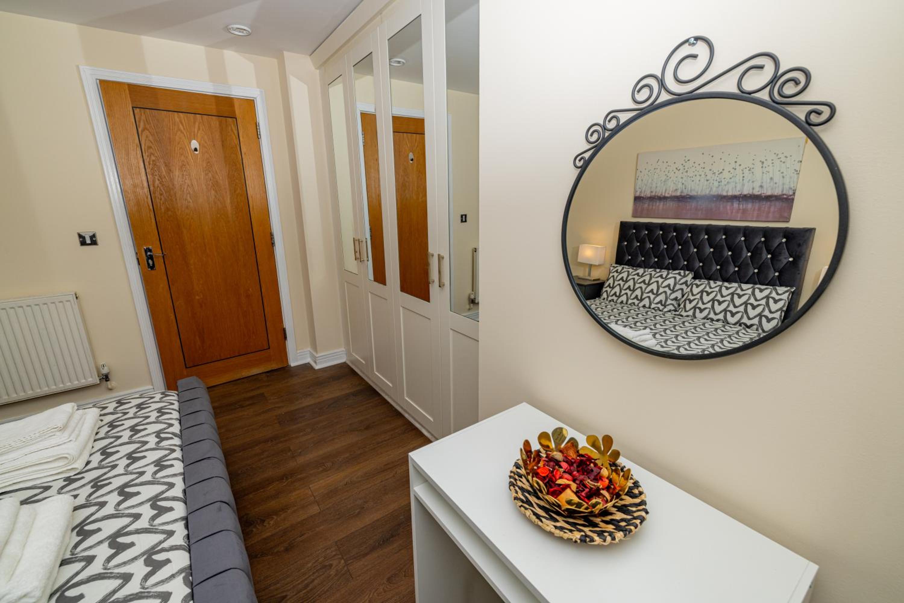 Two bed Apartment near Canary Wharf
