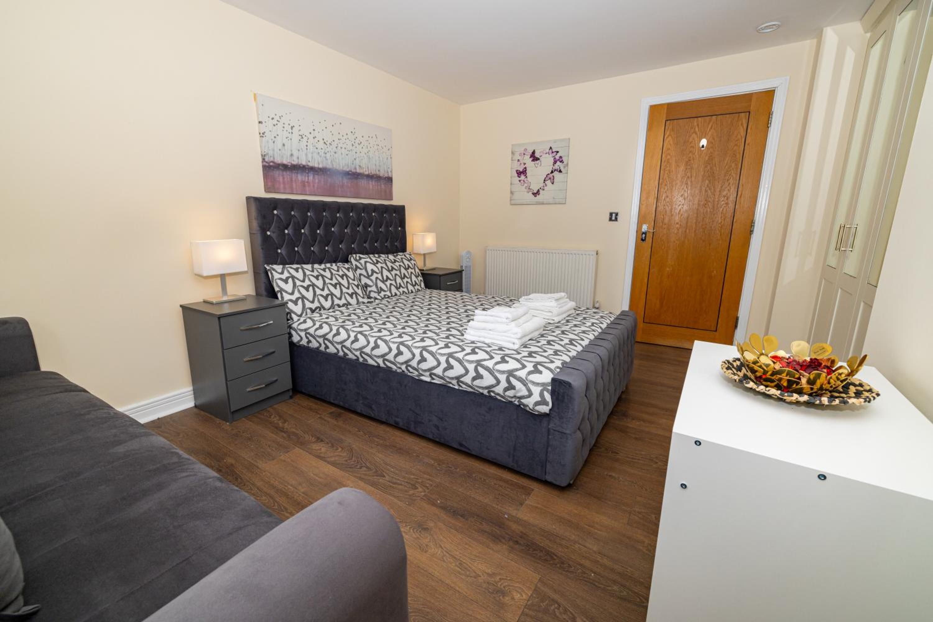 Two bed Apartment near Canary Wharf