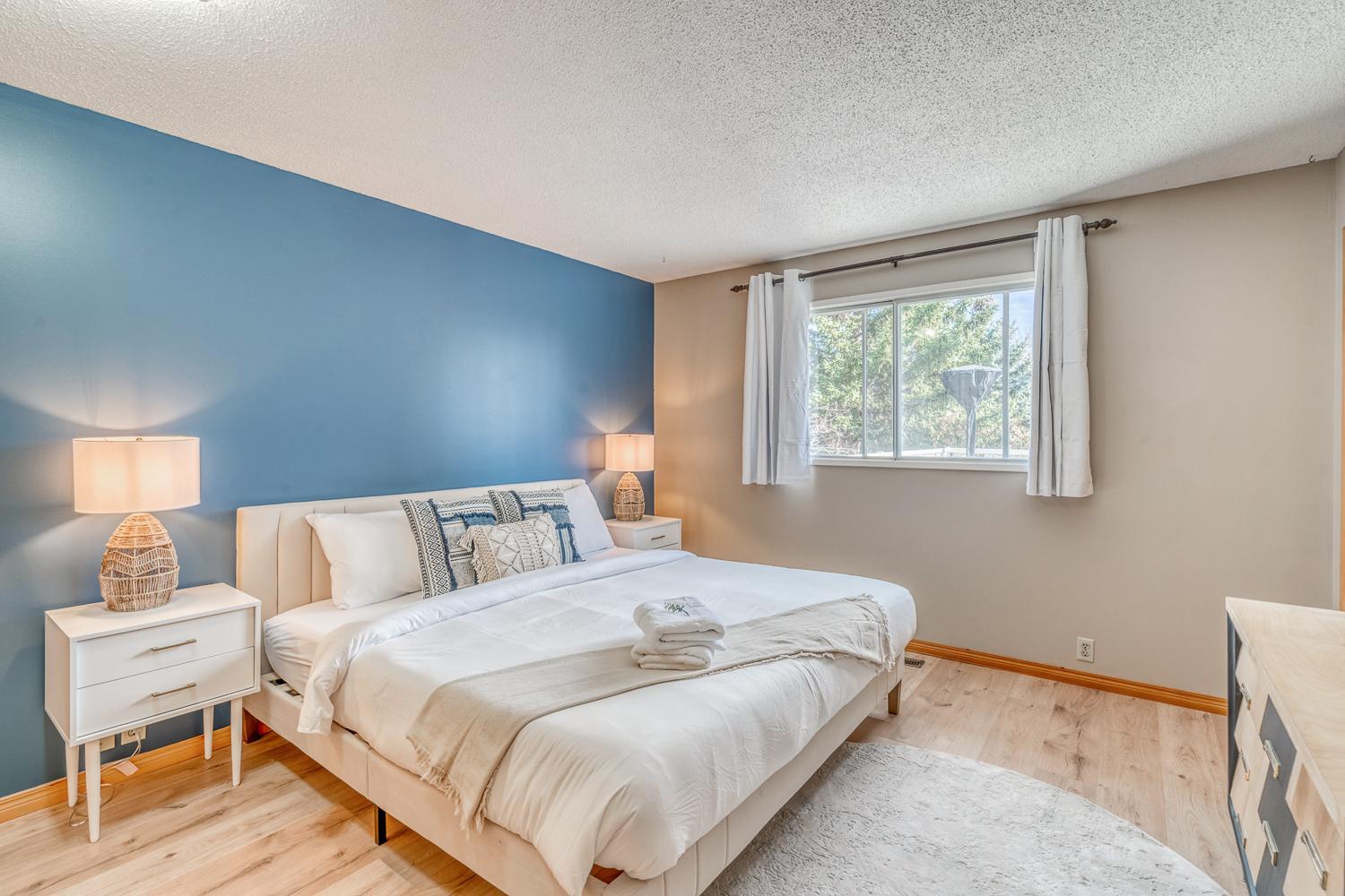 Boho Retreat w/King Bed on Bow River Pathway