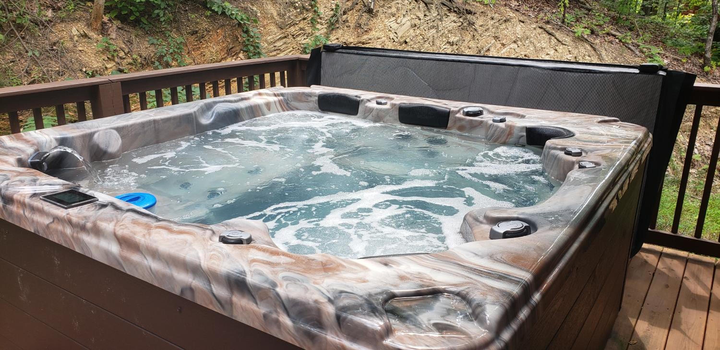 Enchanted Memories, Hot Tub, FREE Attraction tickets, Theater Room, WIFI!!! view 4