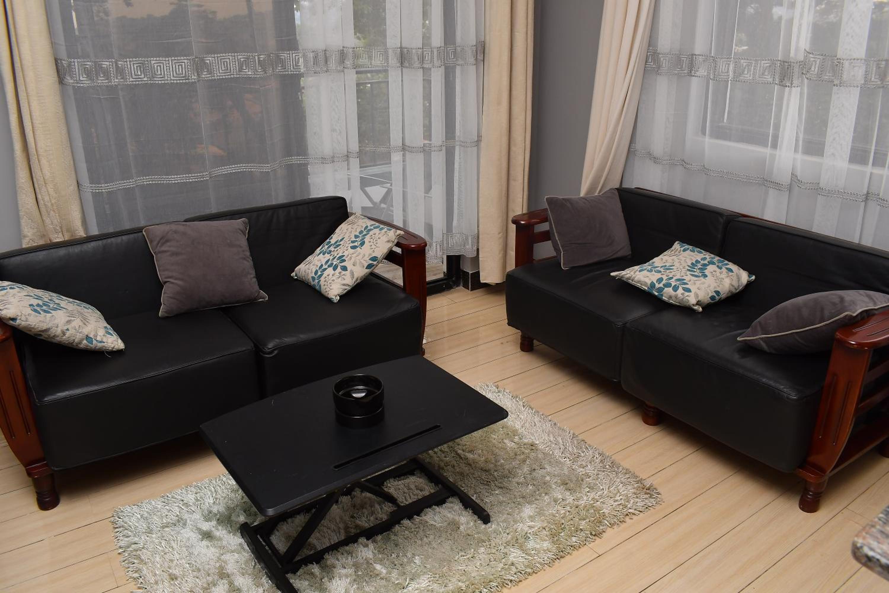 Cozy Apartment Entebbe view 2