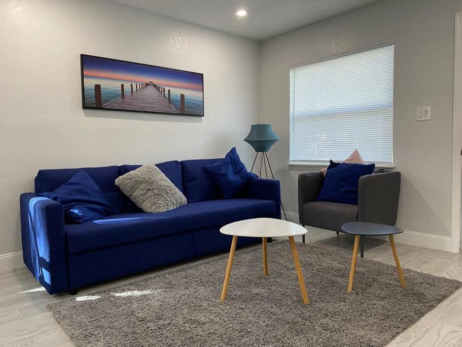 Charming 2-Bedrooms Central Clearwater Apartment With Private Backyard