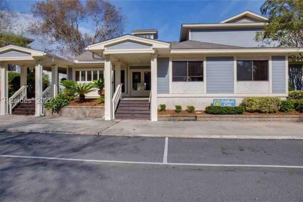Cute 2 bedroom, 2 bath Condo at Folly Field Beach view 2