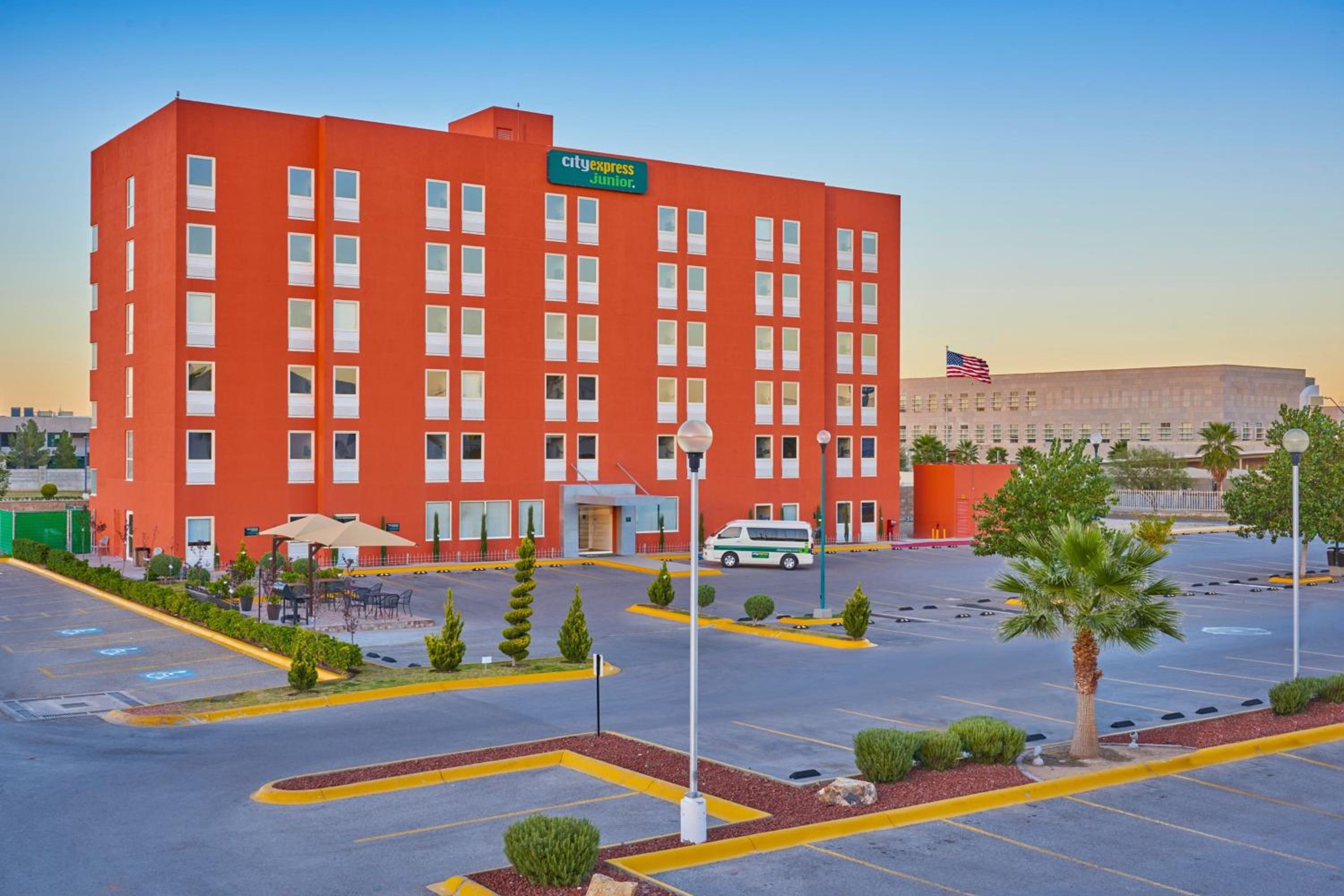 Hotel City Express Junior by Marriott Juarez Consulado - Image 1