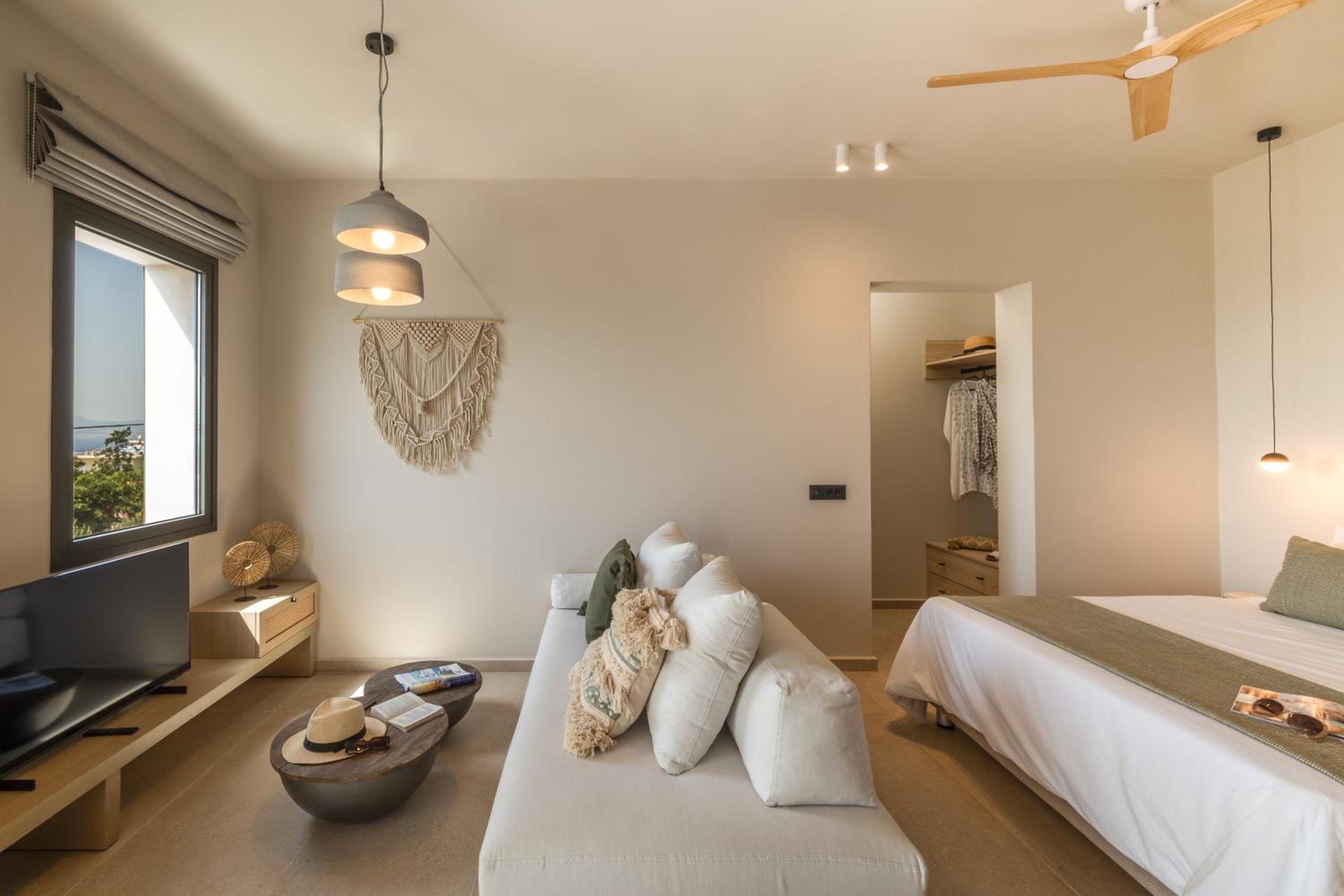 Topos Suites
