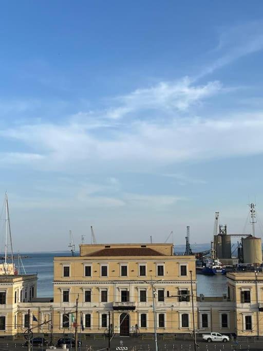 Casa di Viola - SeaView in the Heart of Catania - Romantic Apt for 2 guests