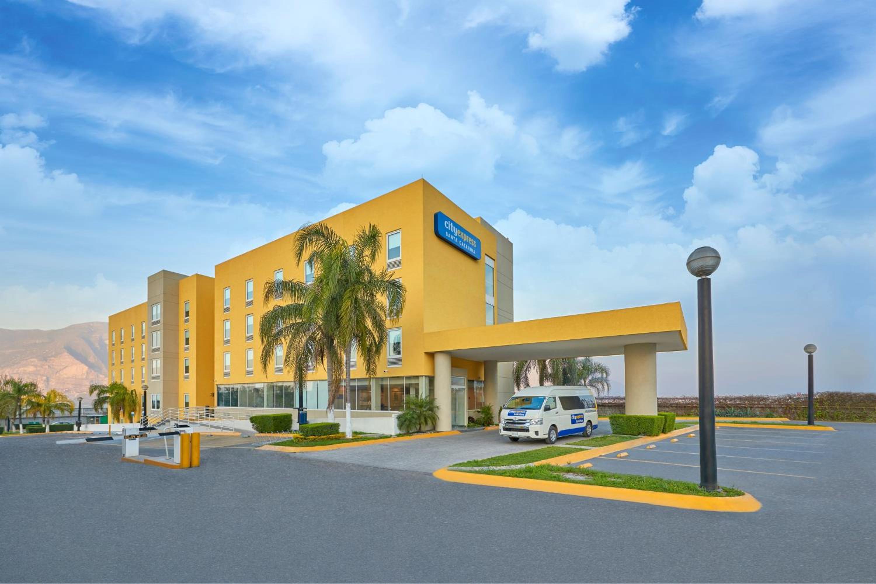 Hotel City Express by Marriott Monterrey Santa Catarina - Image 1