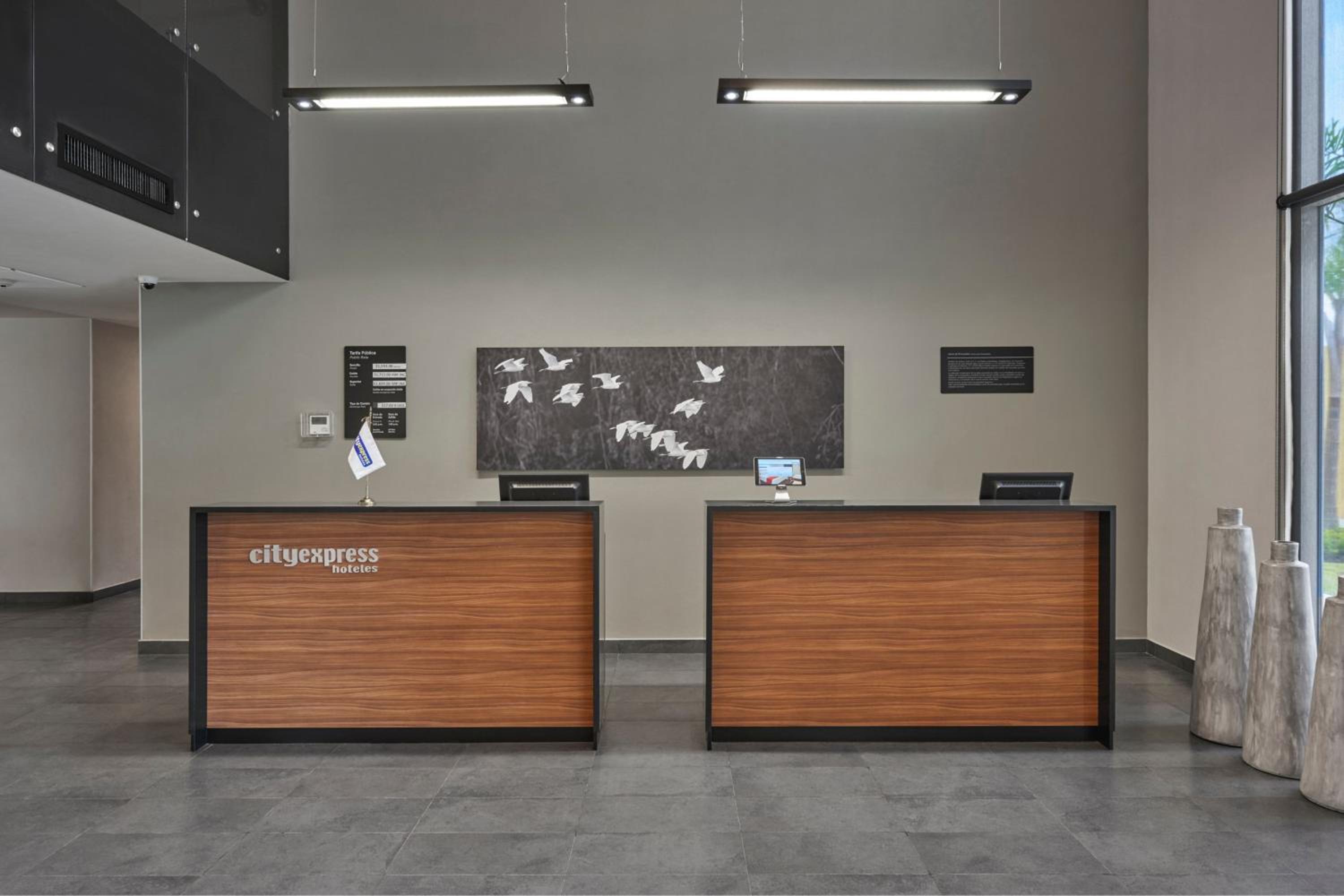 Tampico Vacations - City Express by Marriott Tampico Altamira - Property Image 2