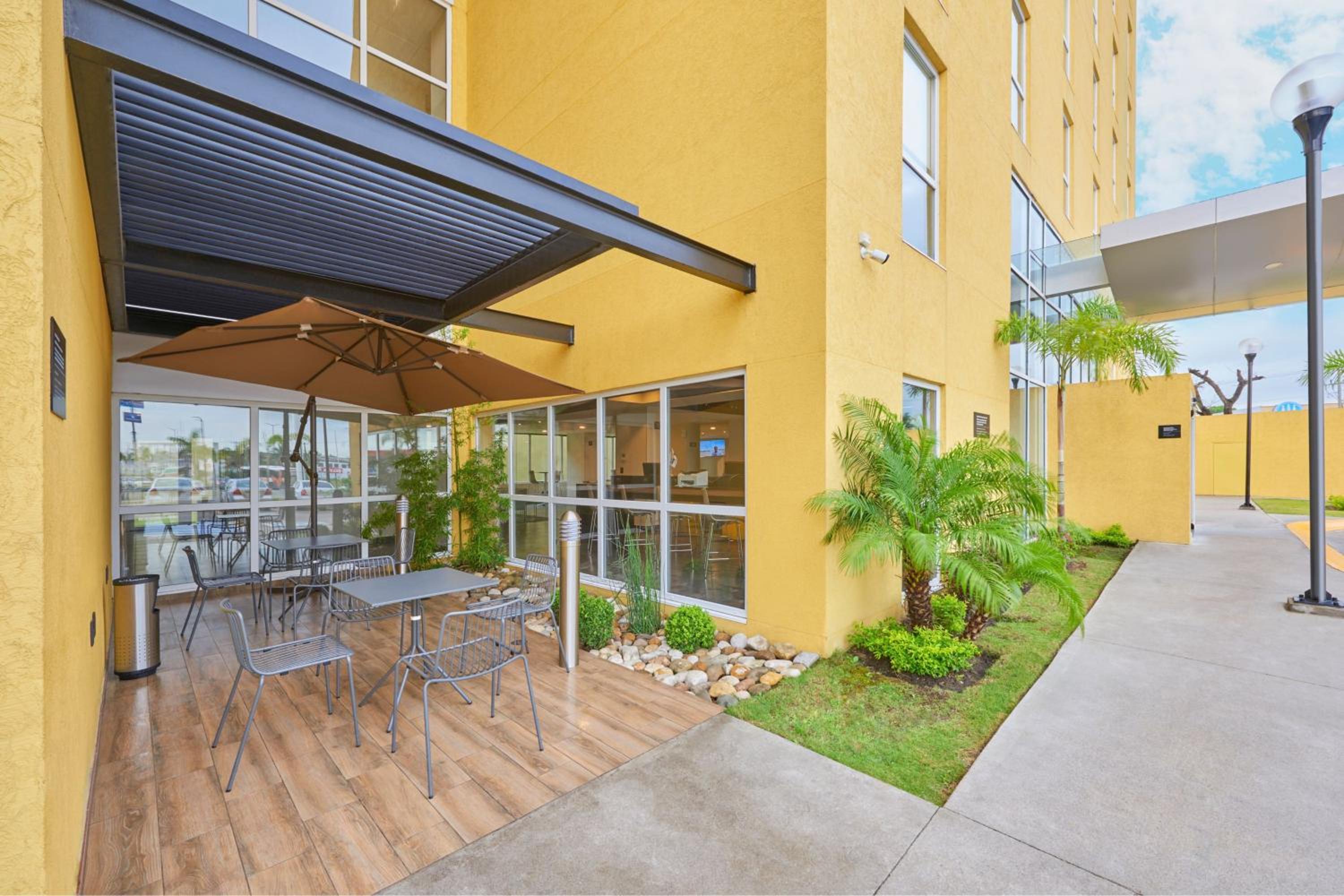 Tampico Vacations - City Express by Marriott Tampico Altamira - Property Image 11