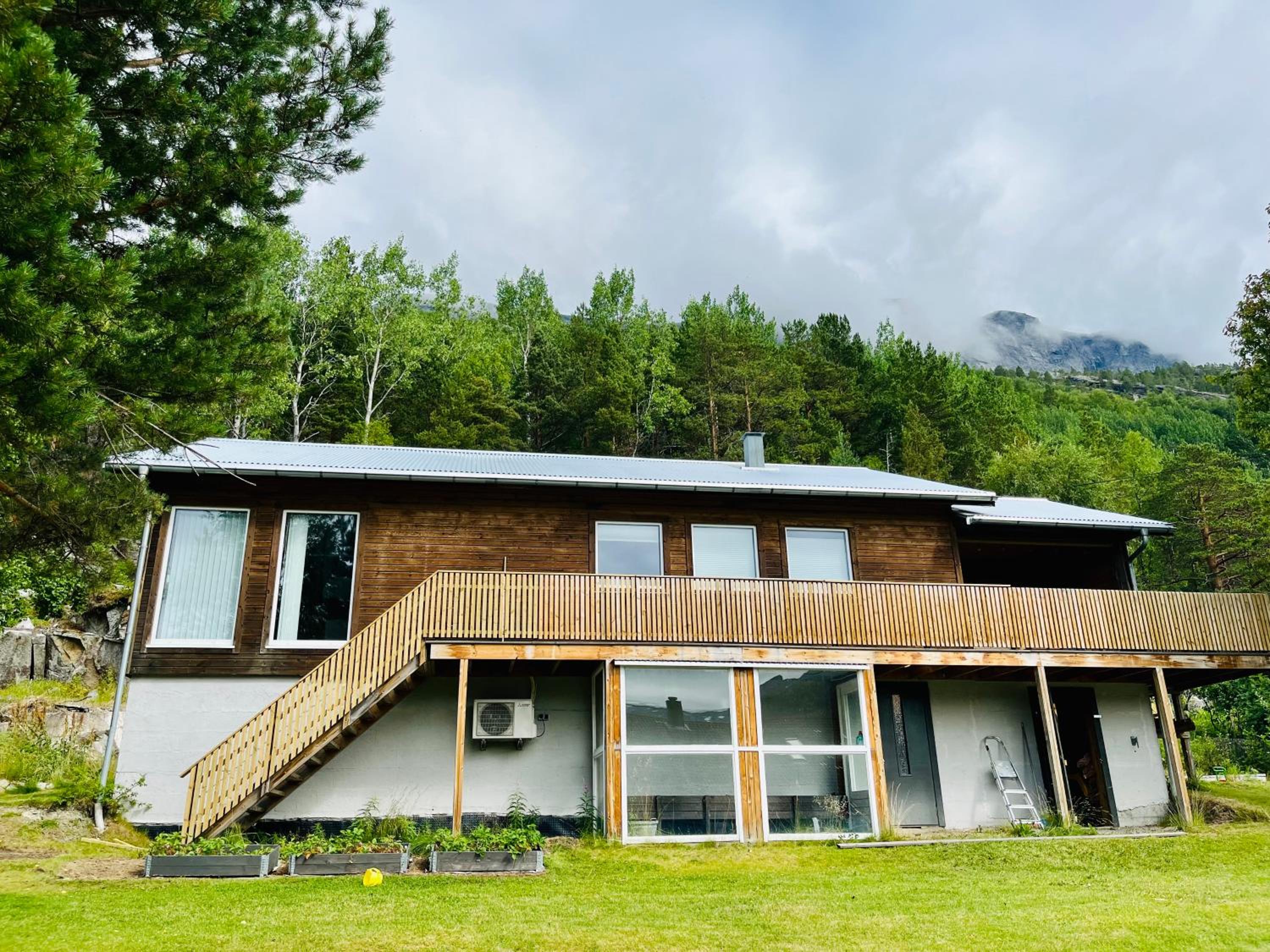 Skjomen Lodge view 2