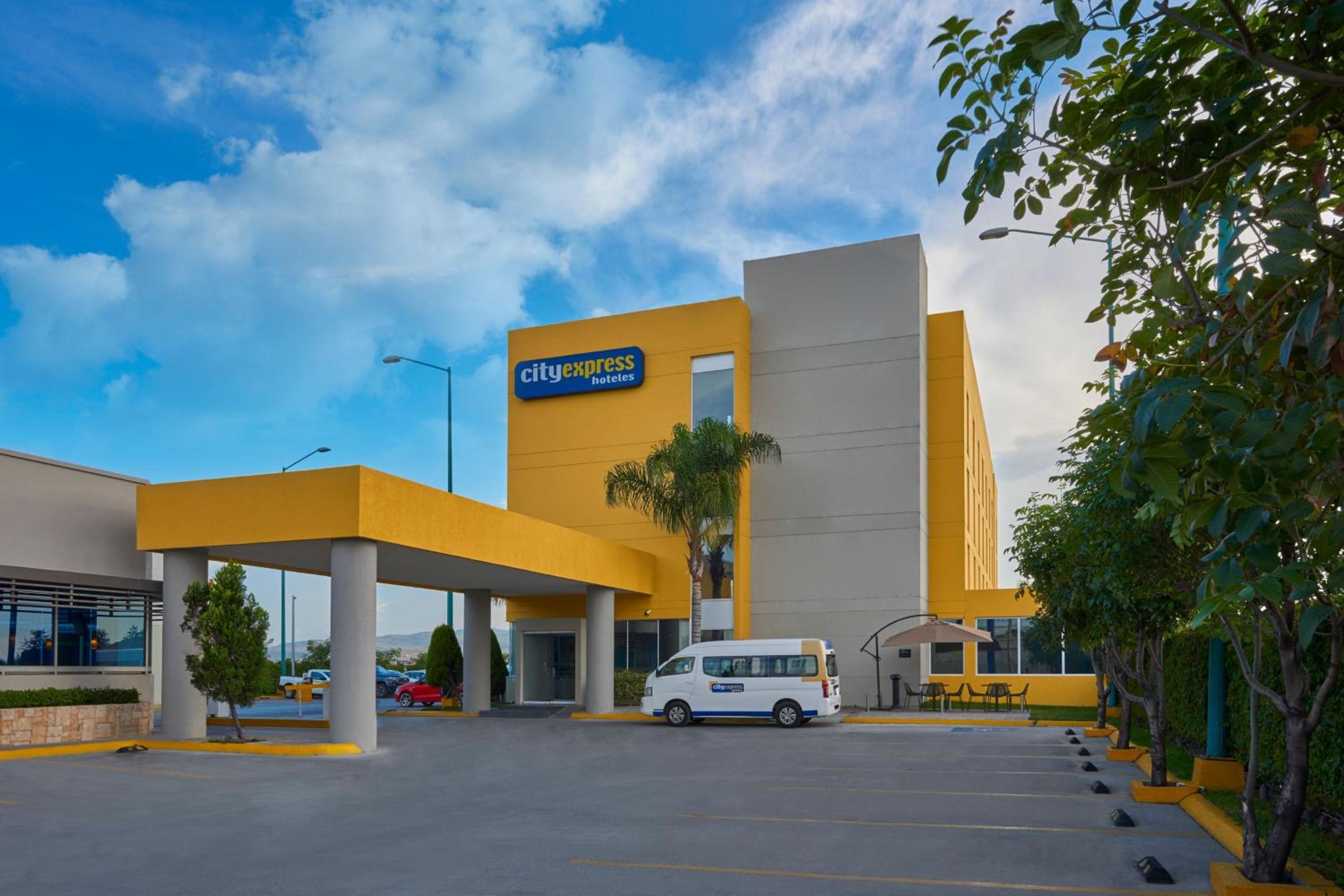 Hotel City Express by Marriott San Luis Potosi Zona Industrial - Image 1