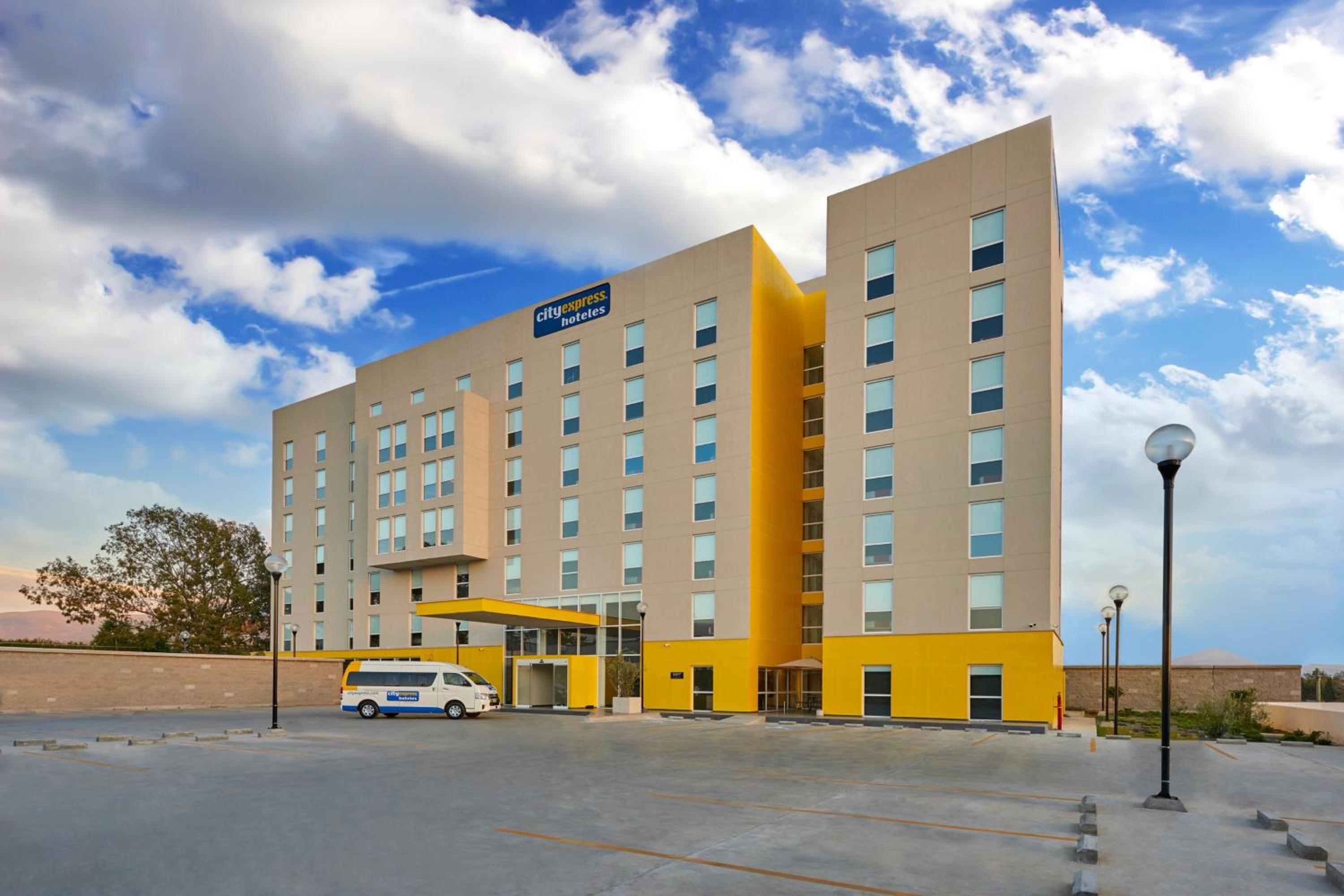Ensenada Vacations - City Express by Marriott Ensenada - Property Image 32