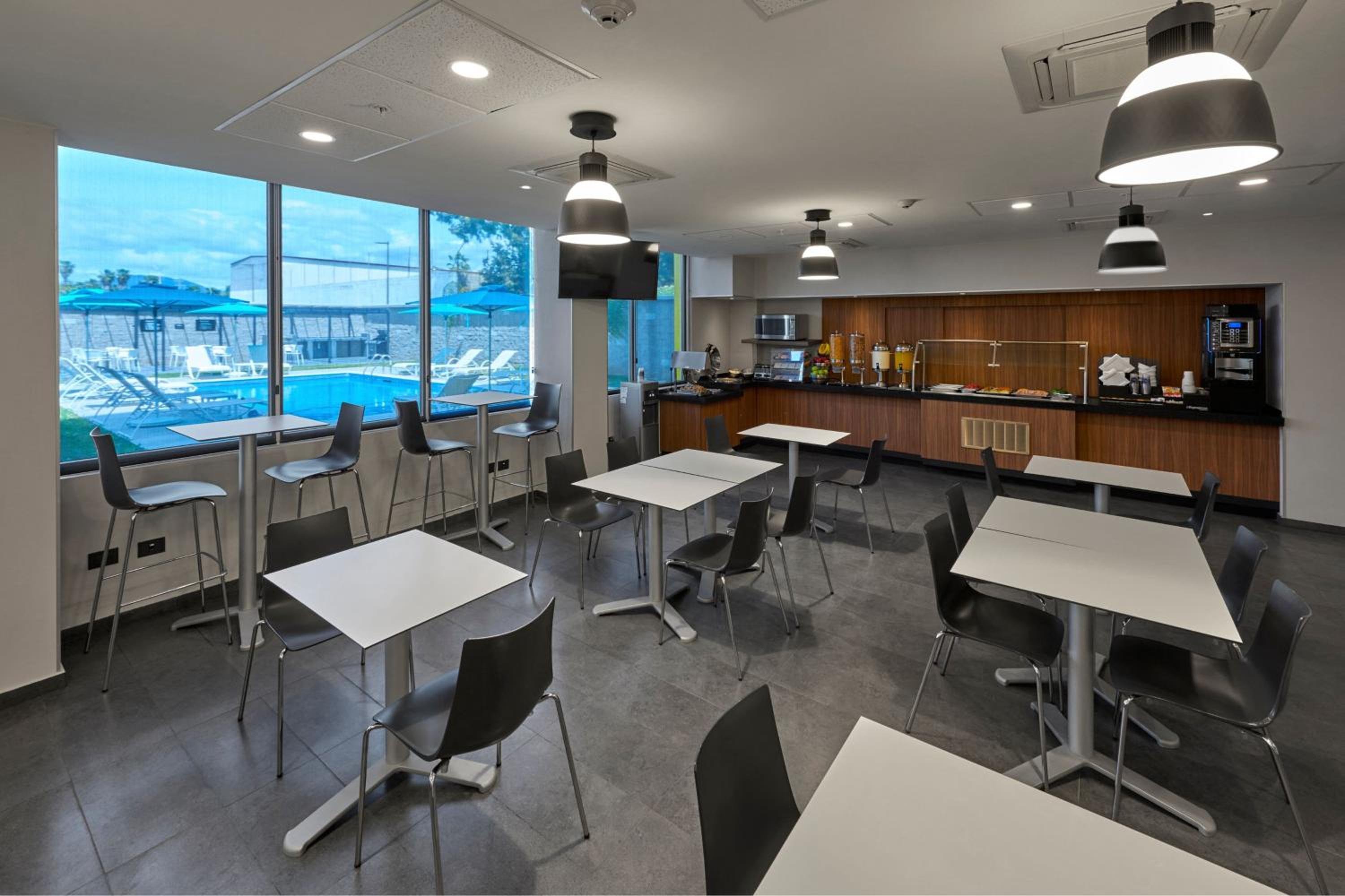 Ensenada Vacations - City Express by Marriott Ensenada - Property Image 8