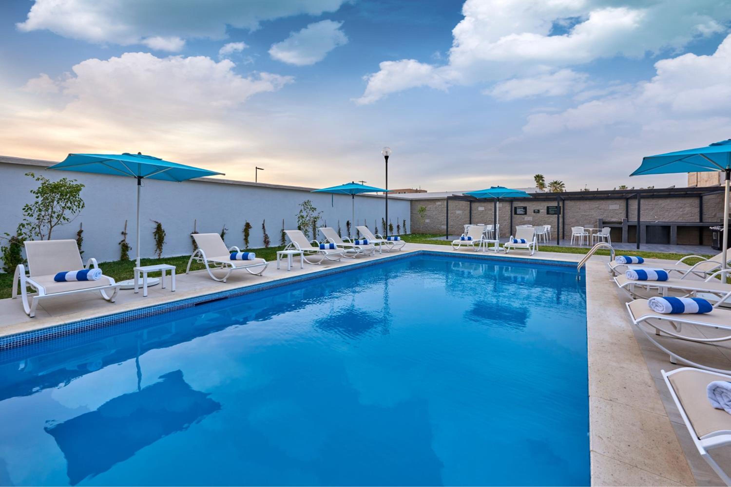 Ensenada Vacations - City Express by Marriott Ensenada - Property Image 18