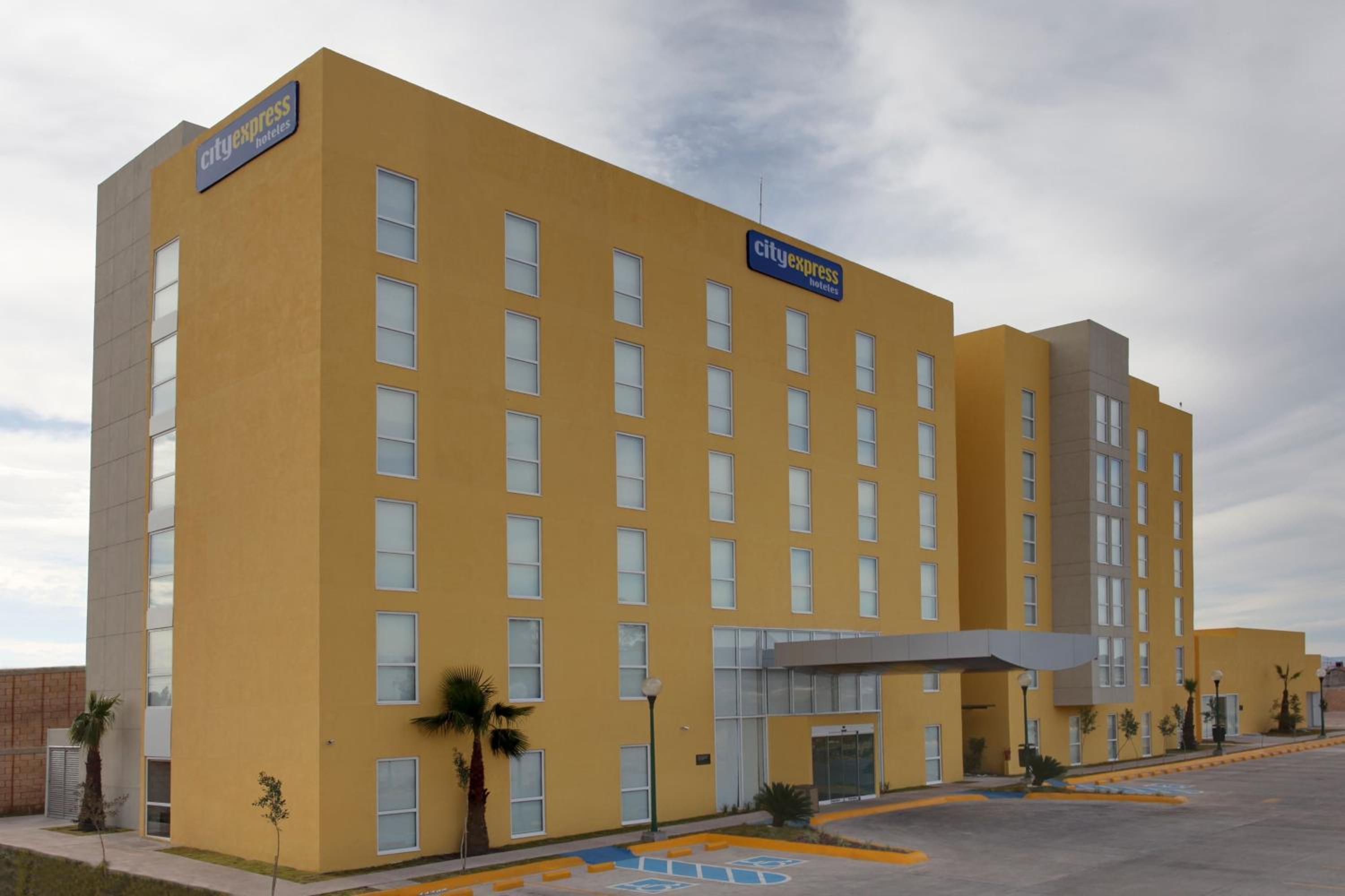 Hotel City Express by Marriott Durango - Image 1
