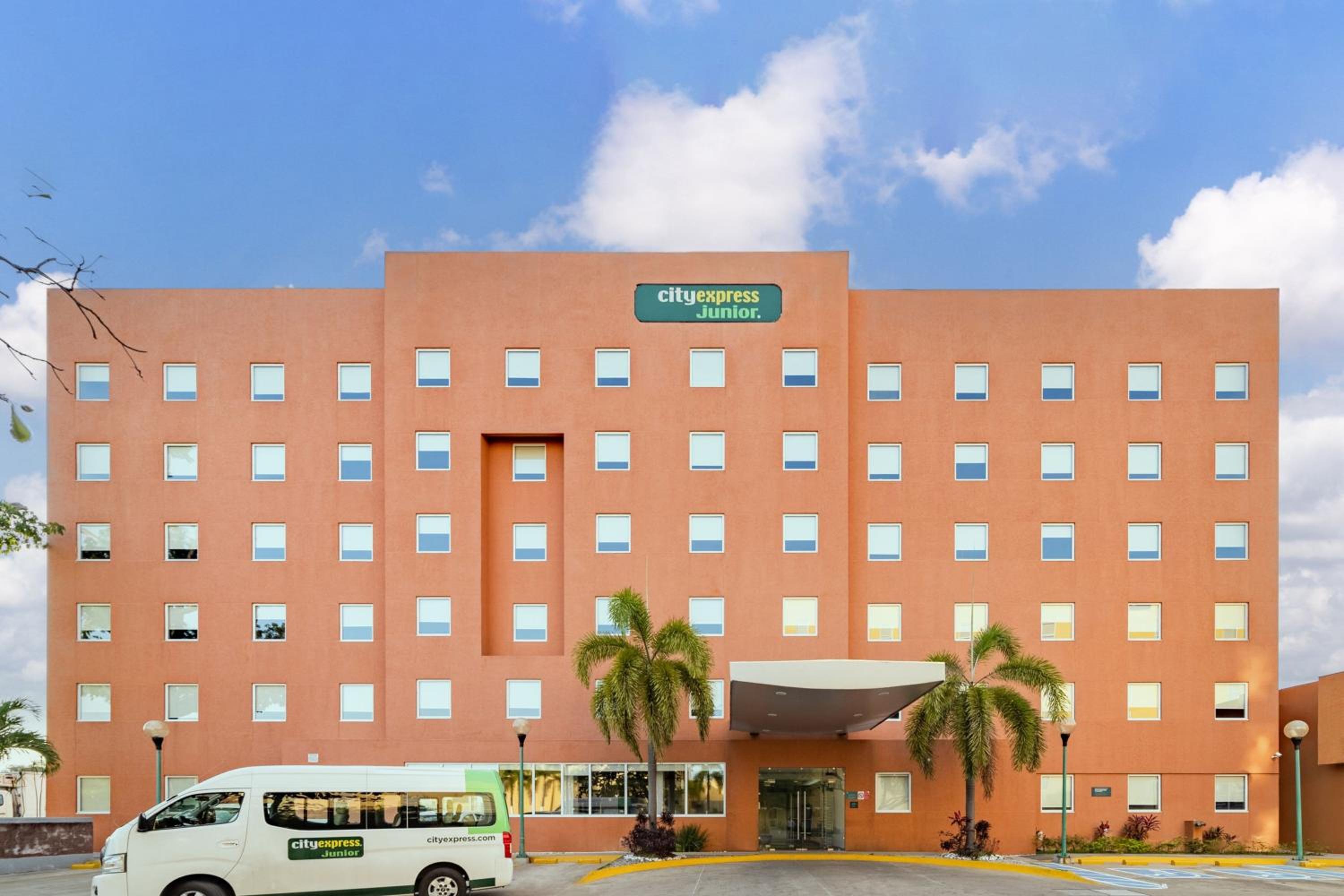 Hotel City Express Junior by Marriott Villahermosa - Image 1