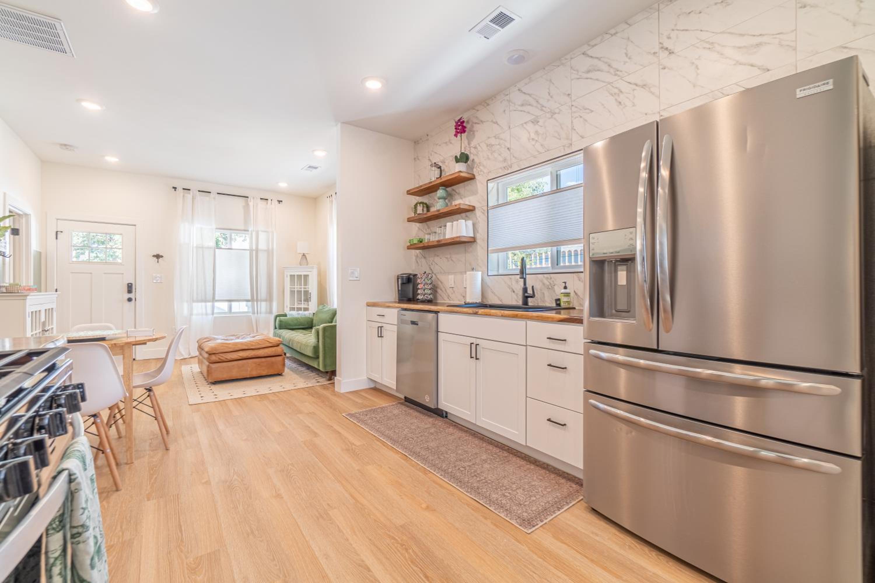 Reno Vacations - Reno Dream Cottage: Delightful 2-Bedroom Sanctuary - Property Image 27