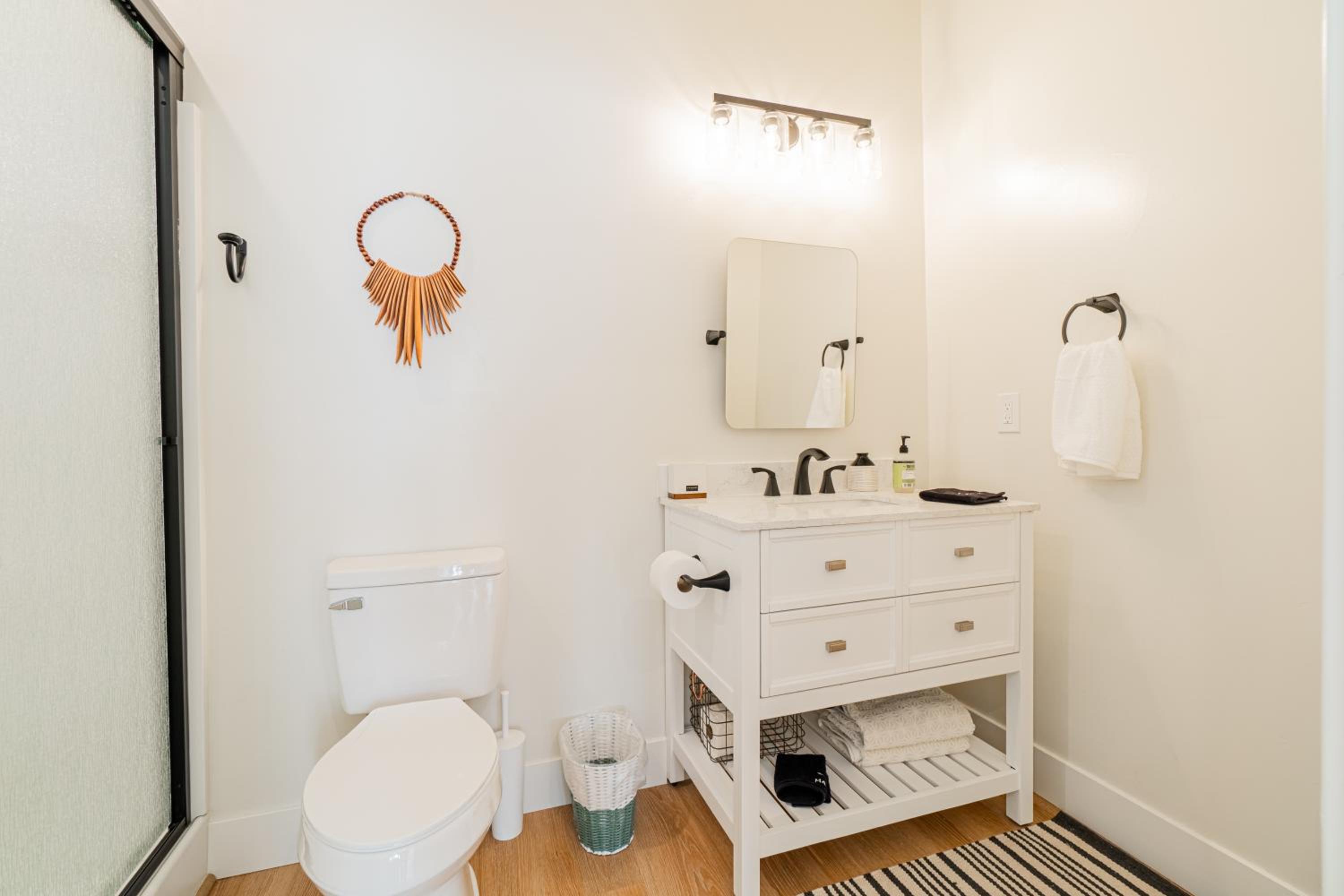 Reno Vacations - Reno Dream Cottage: Delightful 2-Bedroom Sanctuary - Property Image 35