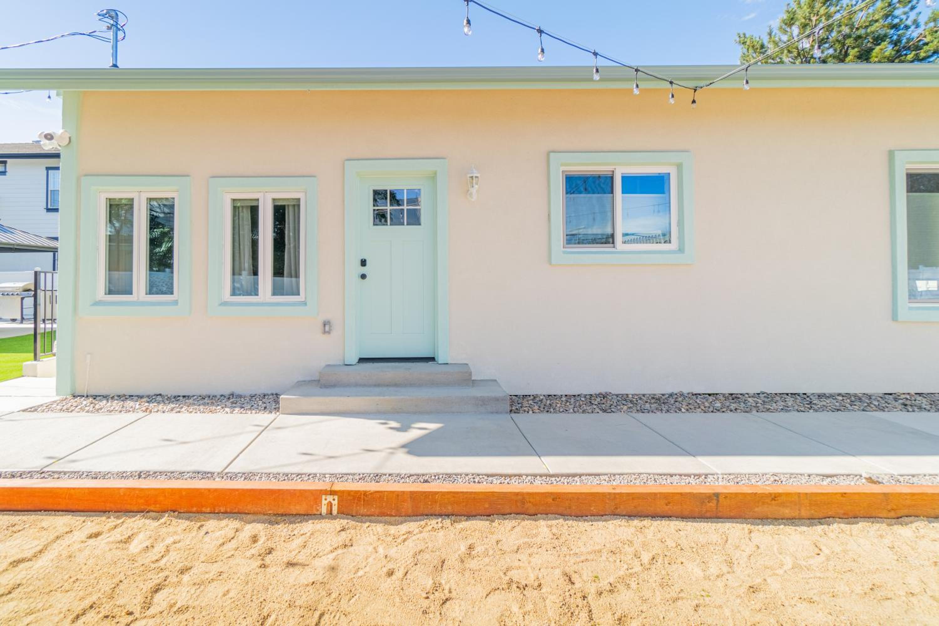 Reno Vacations - Reno Dream Cottage: Delightful 2-Bedroom Sanctuary - Property Image 37