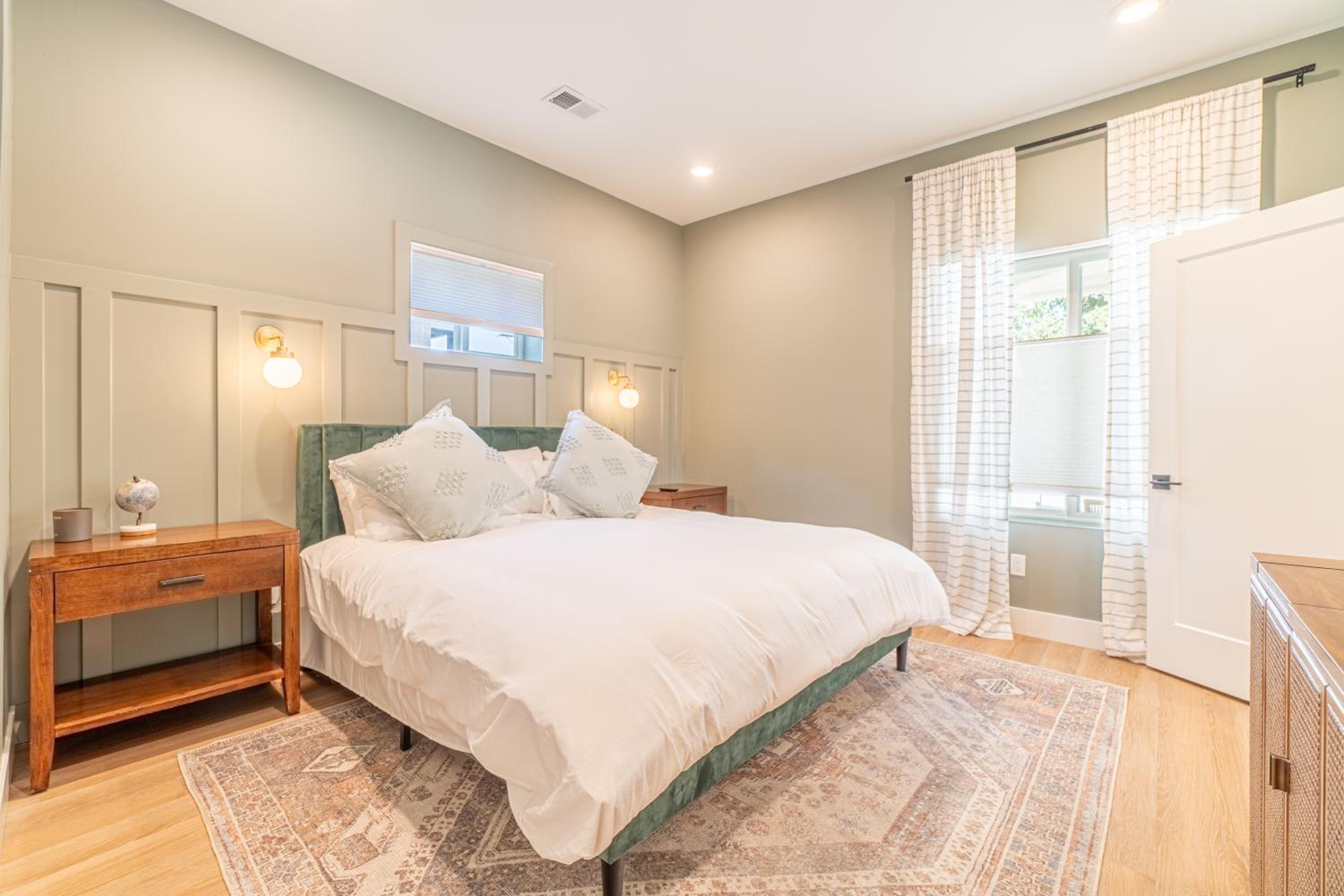 Reno Vacations - Reno Dream Cottage: Delightful 2-Bedroom Sanctuary - Property Image 31