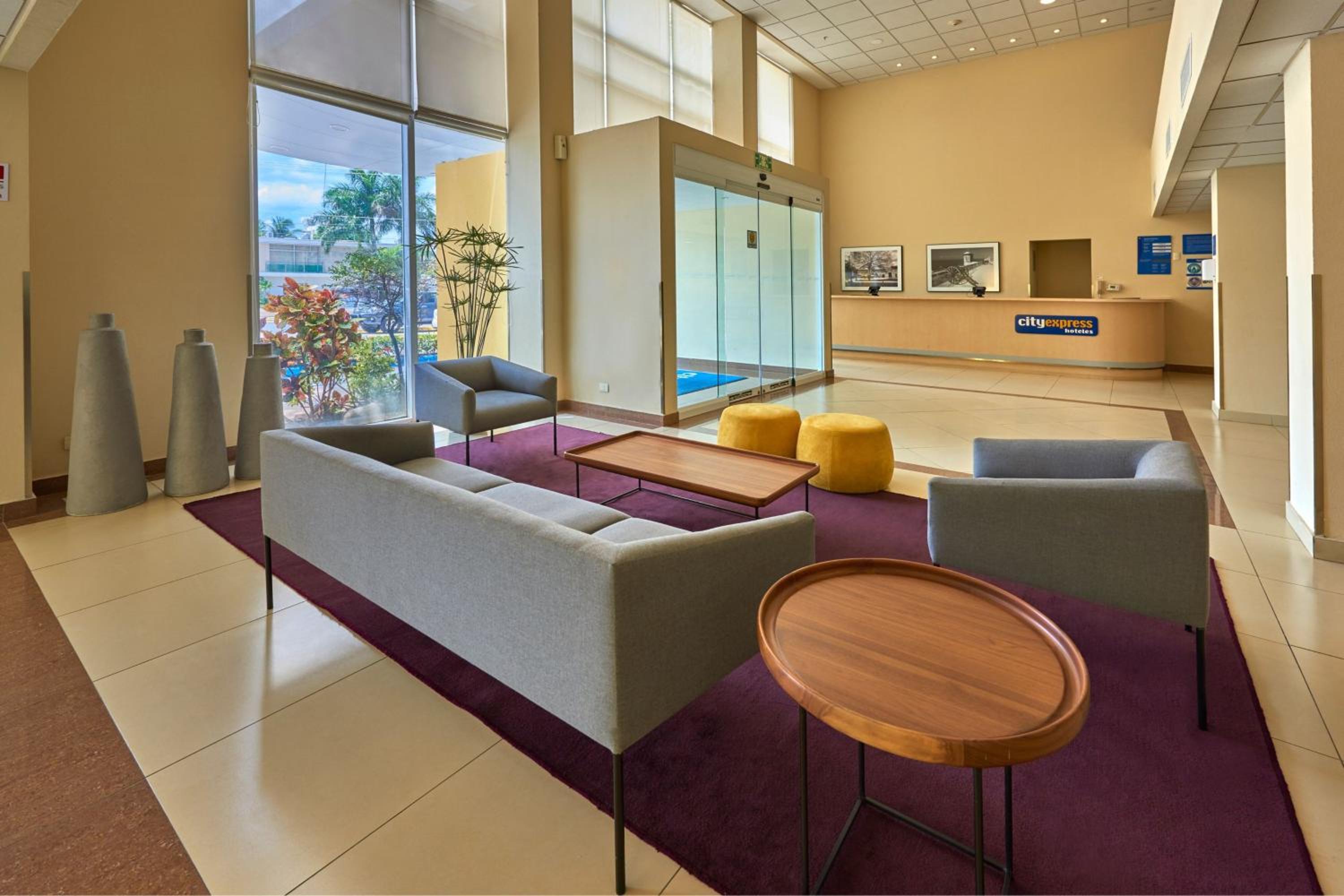 Campeche Vacations - City Express by Marriott Campeche - Property Image 3