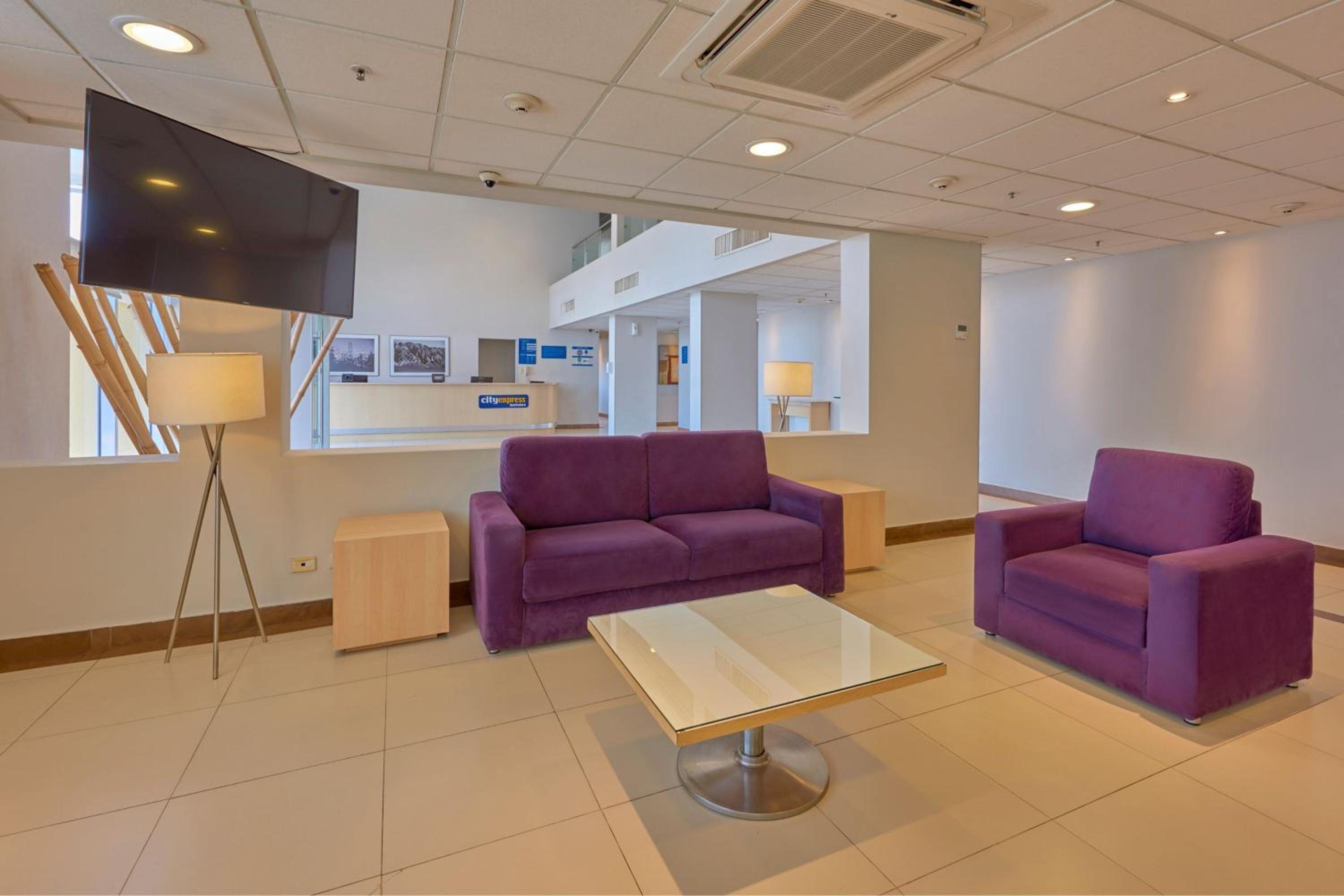 Saltillo Vacations - City Express by Marriott Saltillo Sur - Property Image 5