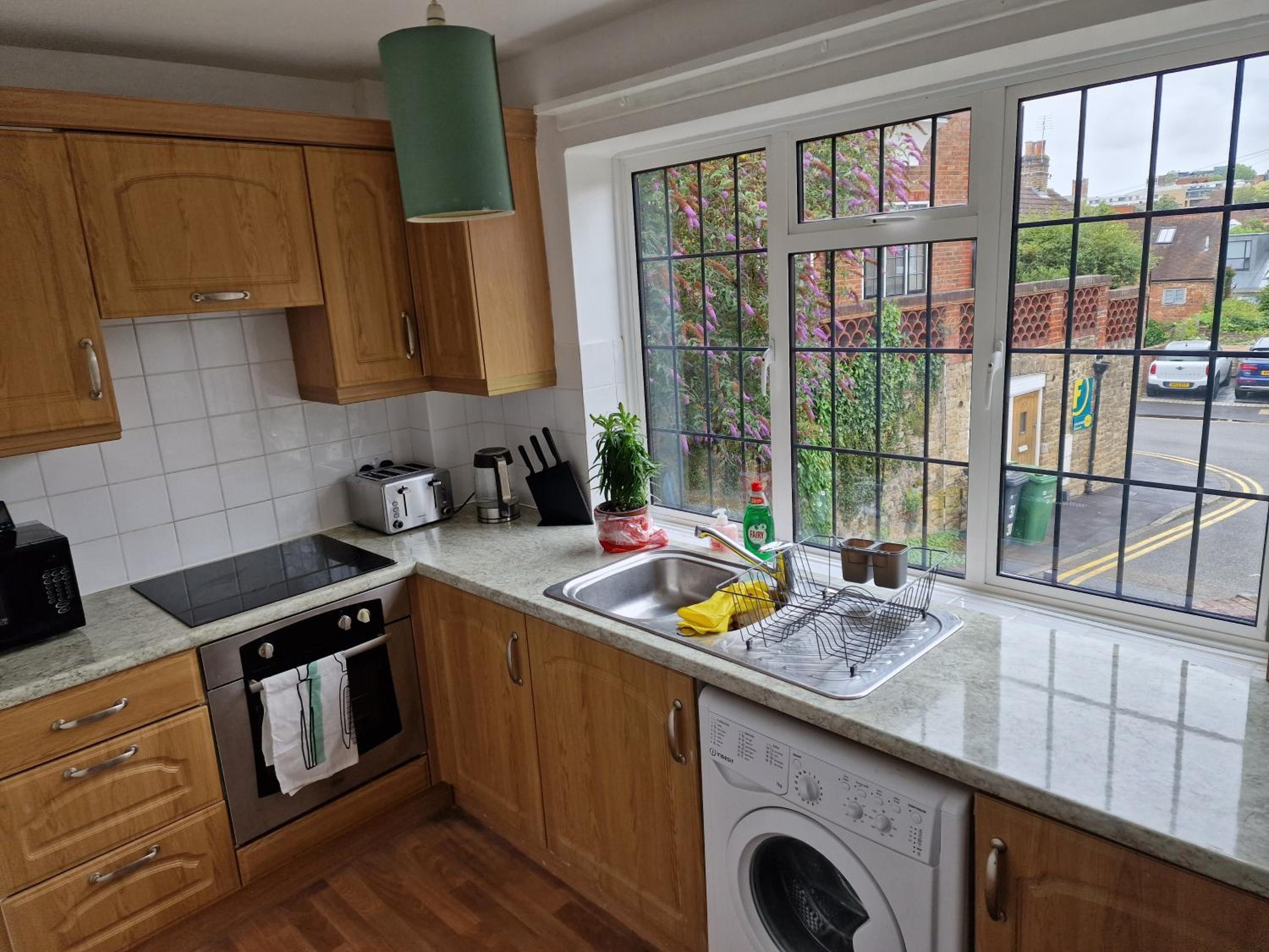 Guildford Vacations - Millmead Apartment in central Guildford with parking - Property Image 14