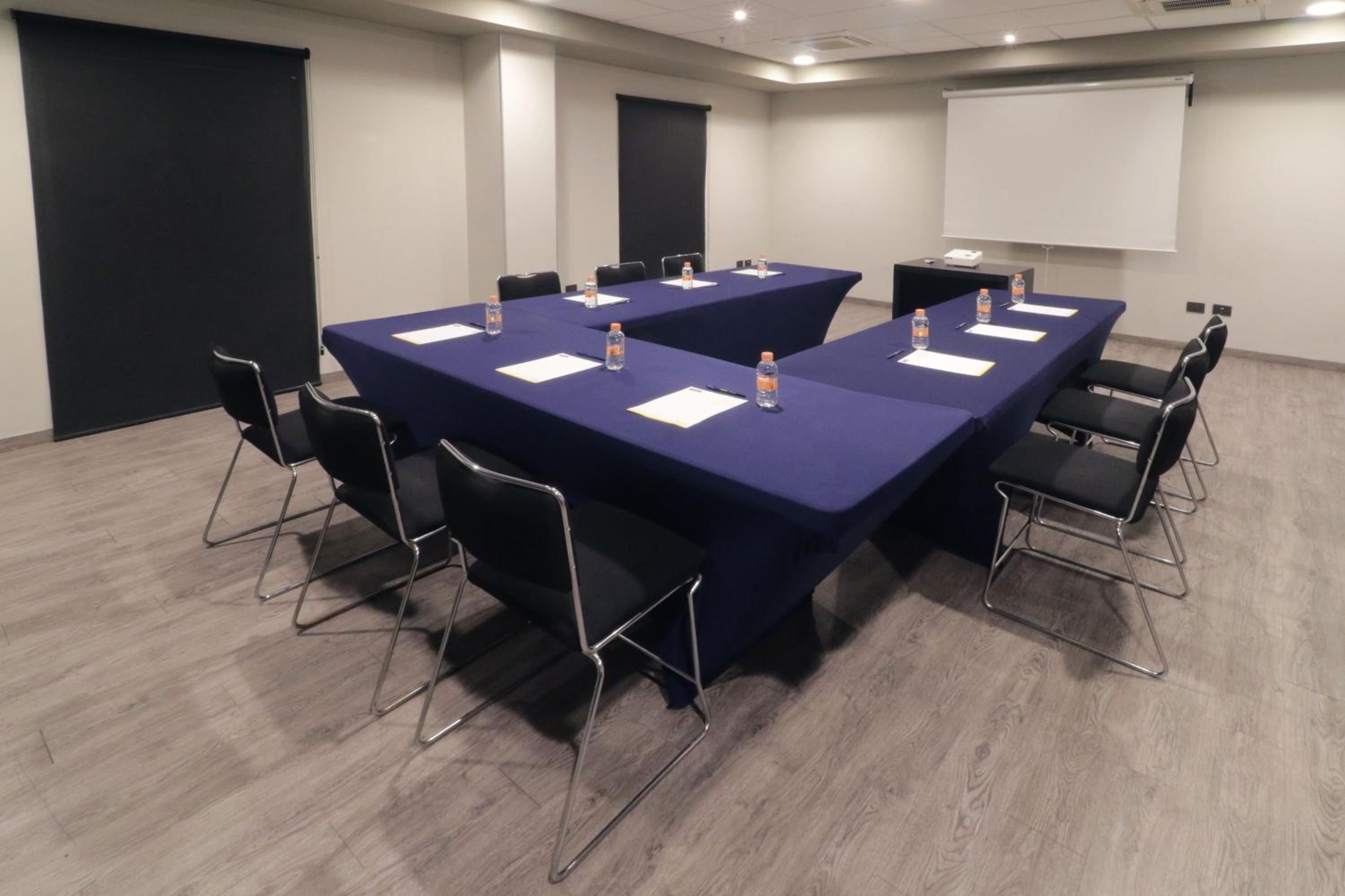 City Express by Marriott Piedras Negras - Property Image 1